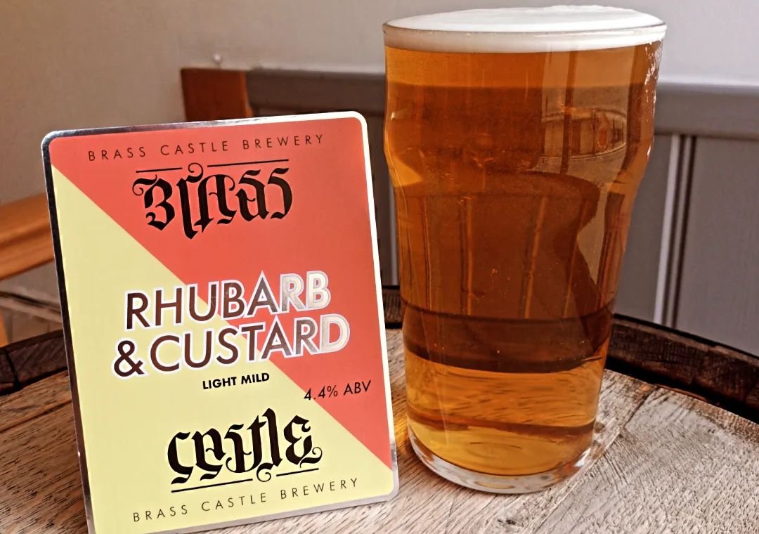 Well, it seems spring has finally sprung and we've got you covered with the perfect drink...

Brass Castle, Rhubarb and Custard, 4.4% - Light mild that does what it says on the clip! 

Open today from 2pm
***Full line up on Real Ale finder***