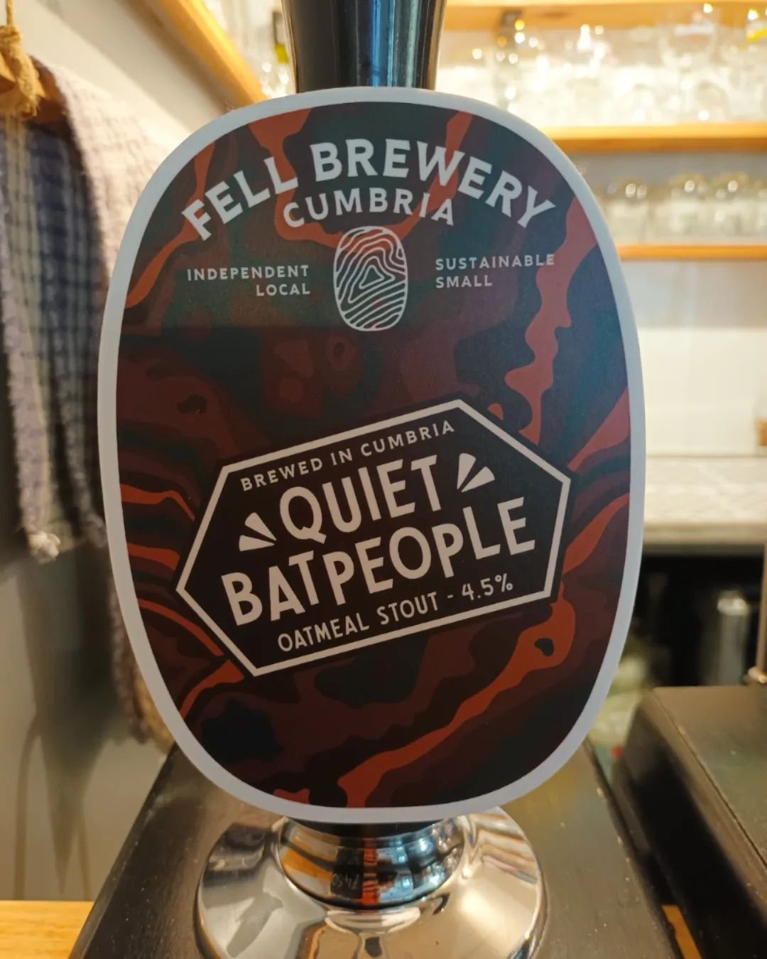 Some absolute belters starring in the line up this week...

On cask...
Fell, Quiet Batpeople, 4.5% - A luxurious oatmeal stout with huge notes of dark chocolate and a hefty roasty bitter finish

Hawkshead, Lakeland Gold, 4.4% - A refreshing and well 