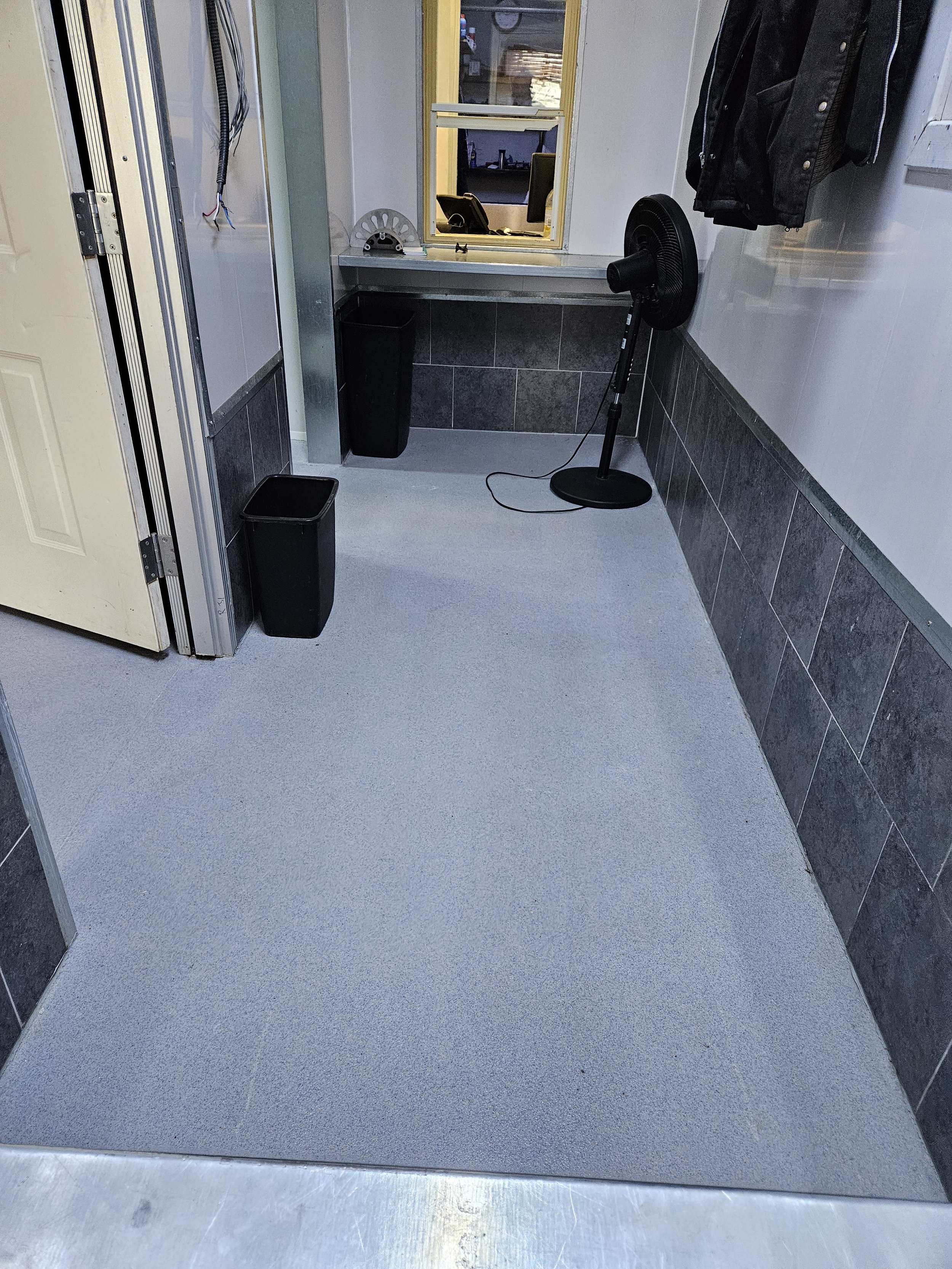 intact-uncontaminated-biosecure-floor.jpg
