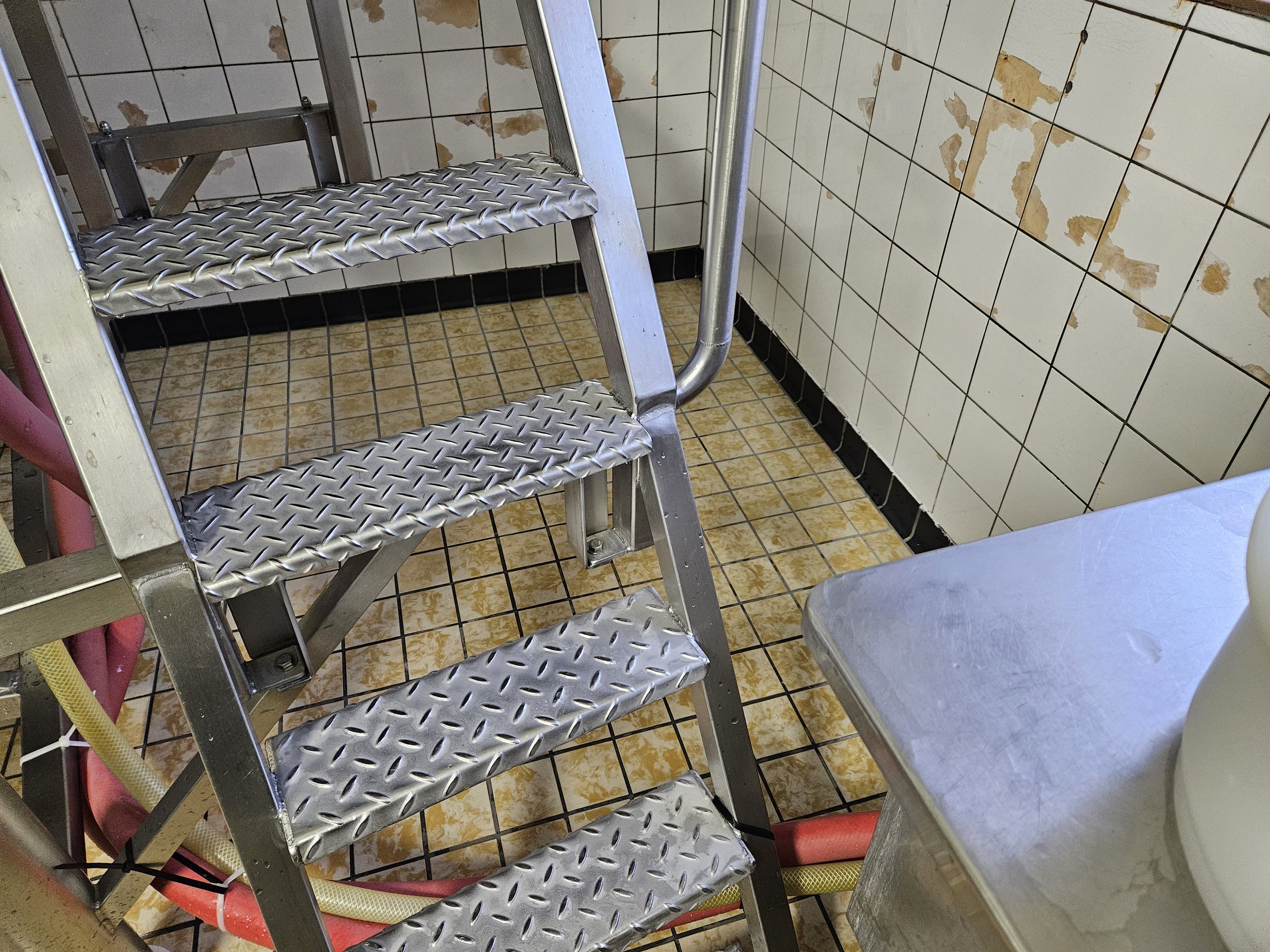 Grass Root Dairy decided to renovate rather than build new, and follow SureBond's recommendations. The cost of a SureBond floor cove and wall renovation was determined to be a fraction of a new facility build. But, how could this renovation occur