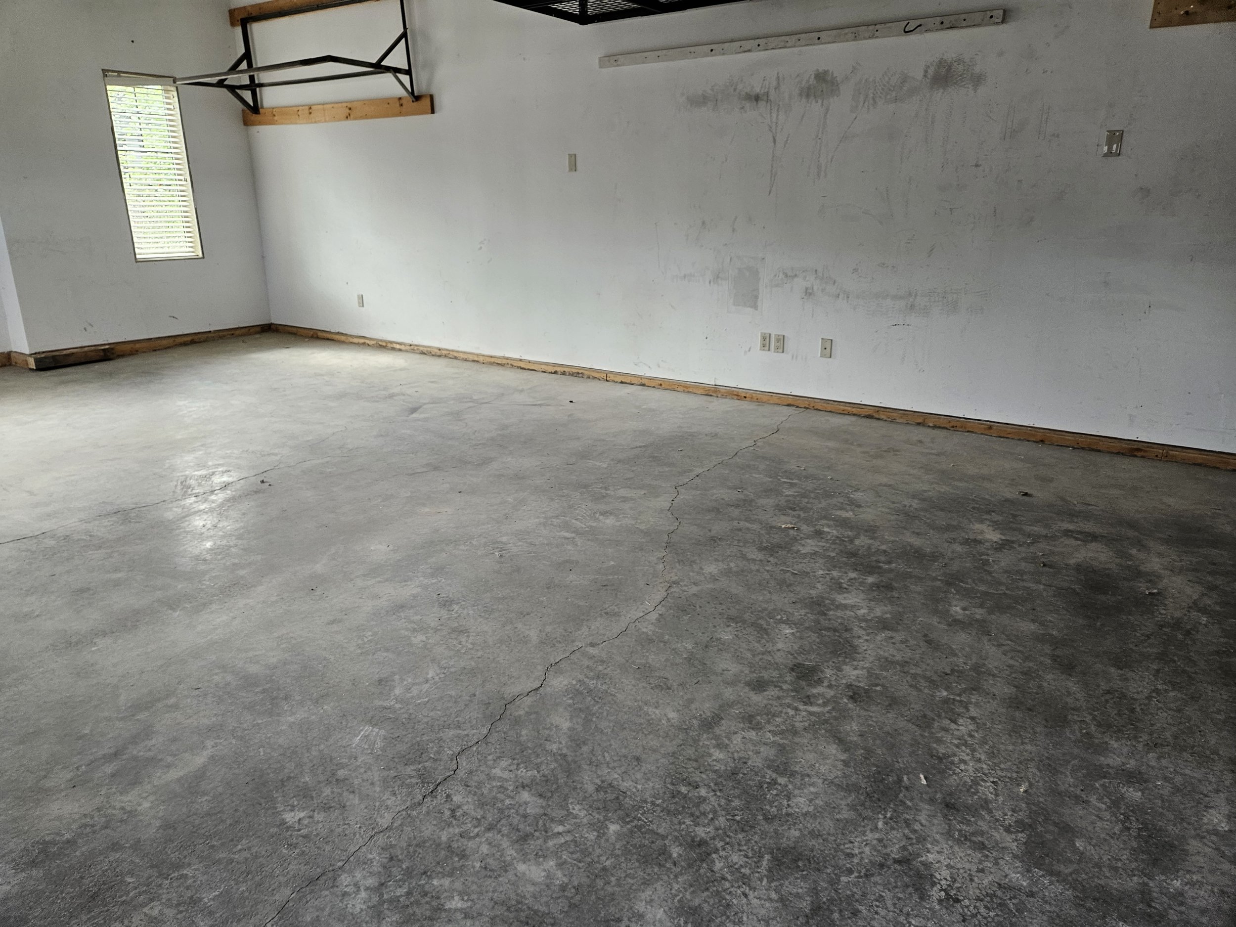 Garage-Concrete-Cracking-Fixes.jpg