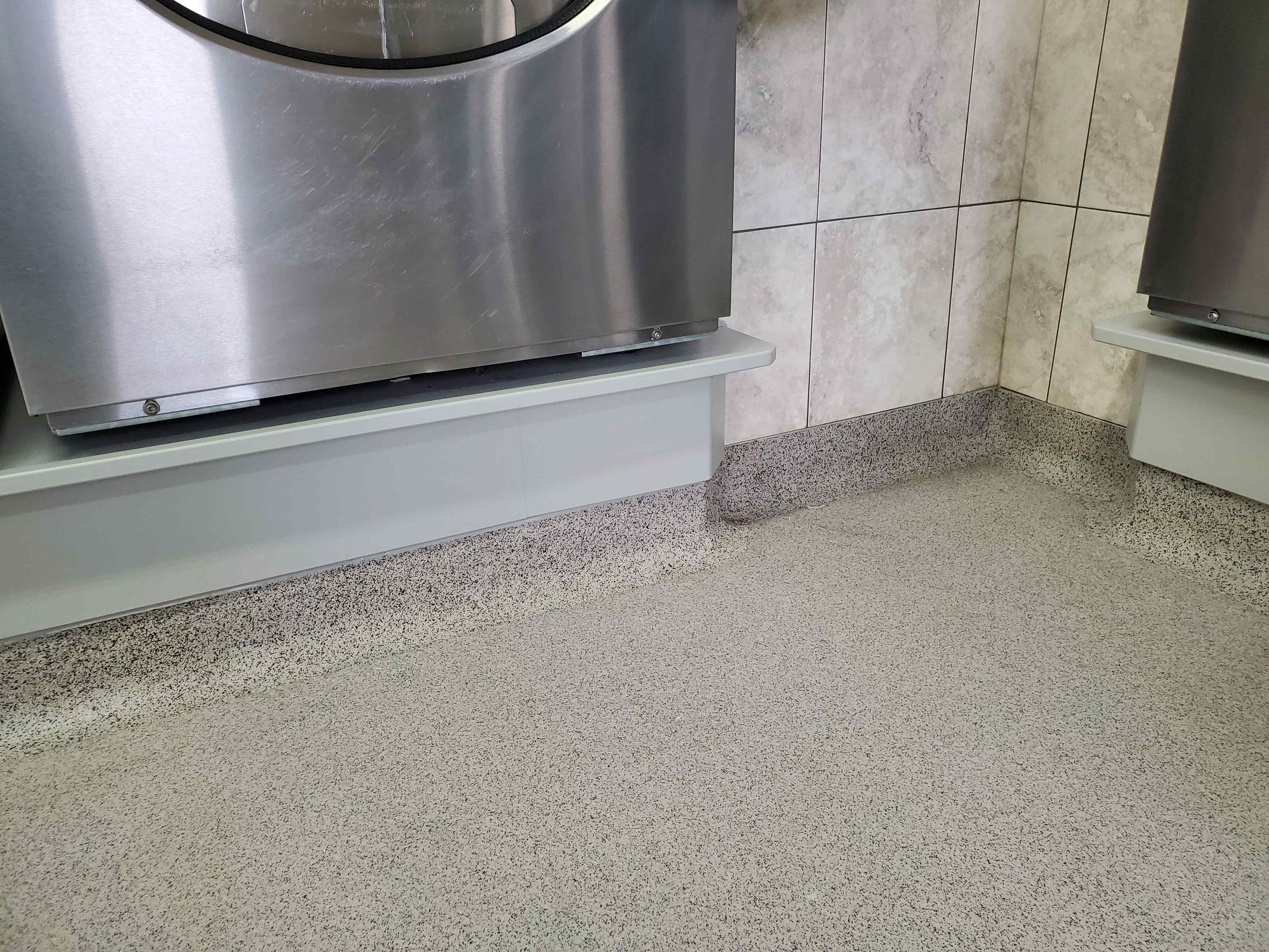 industrial-laundromat--floor-cove-Silikal.jpg