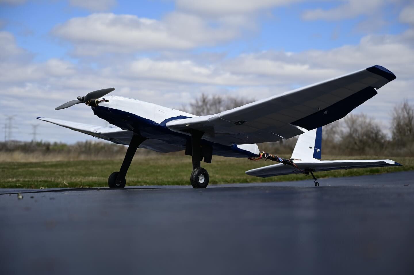 UT-24 Minerva with its payload on full display 😎
So concludes our flight testing campaign with our two new aircraft. On to LA next week for SAE Aero Design West 2024! 🌴🌞
#uoft #uoftengineering #engineering #aerospace #aviation #aircraft #rcplane #