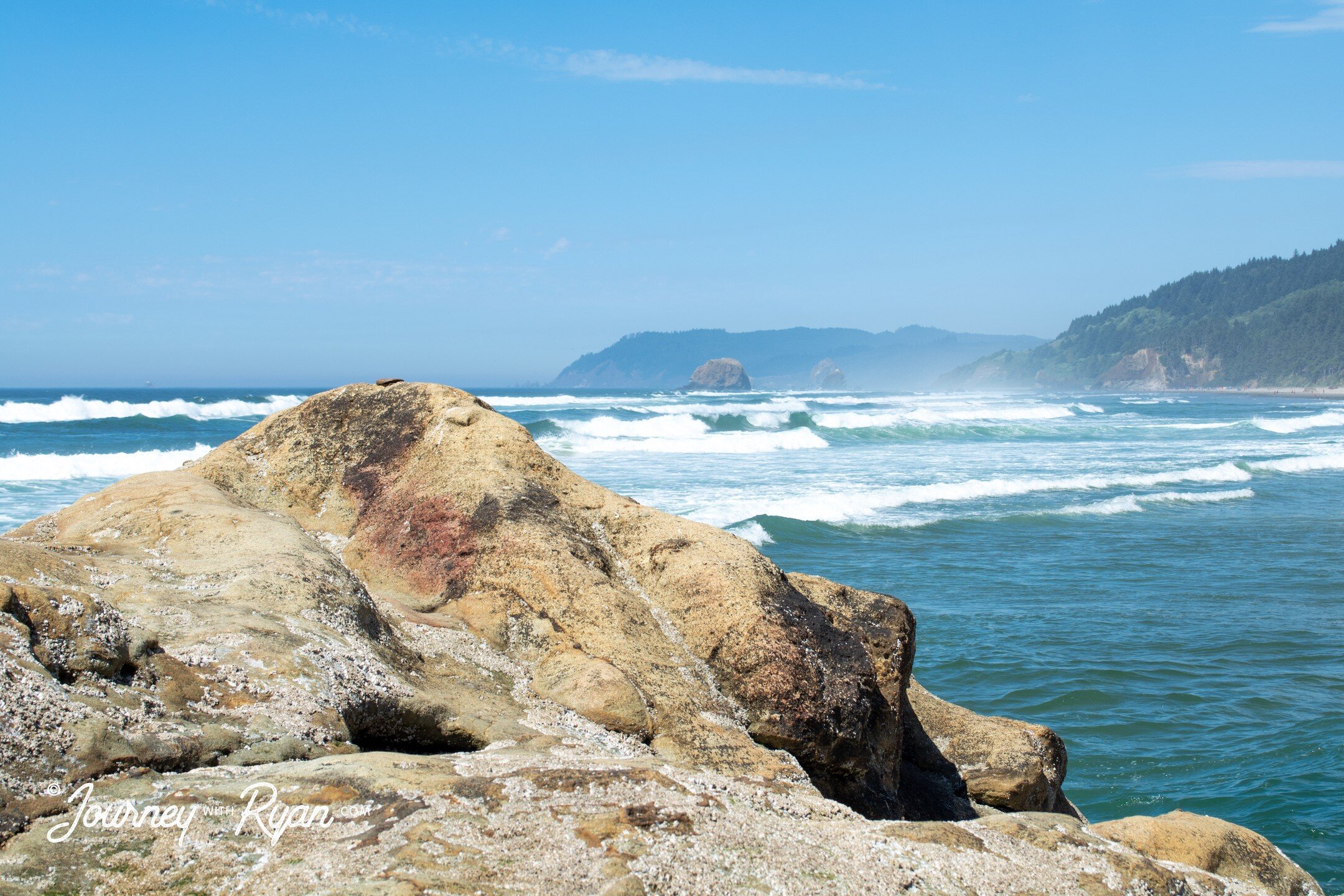 Misty Seas 🌊
.
The common haze of a view off the Oregon Coast.
.
Shot on the Oregon Coast
.
📷 #nikond5200
.
#journeywithryan #oregon #astoria #astoriaoregon #oregoncoast #thegoonies #pacificocean #oregonbeach #pnw #pnwcoast #pnwbeach #windy #hazy #