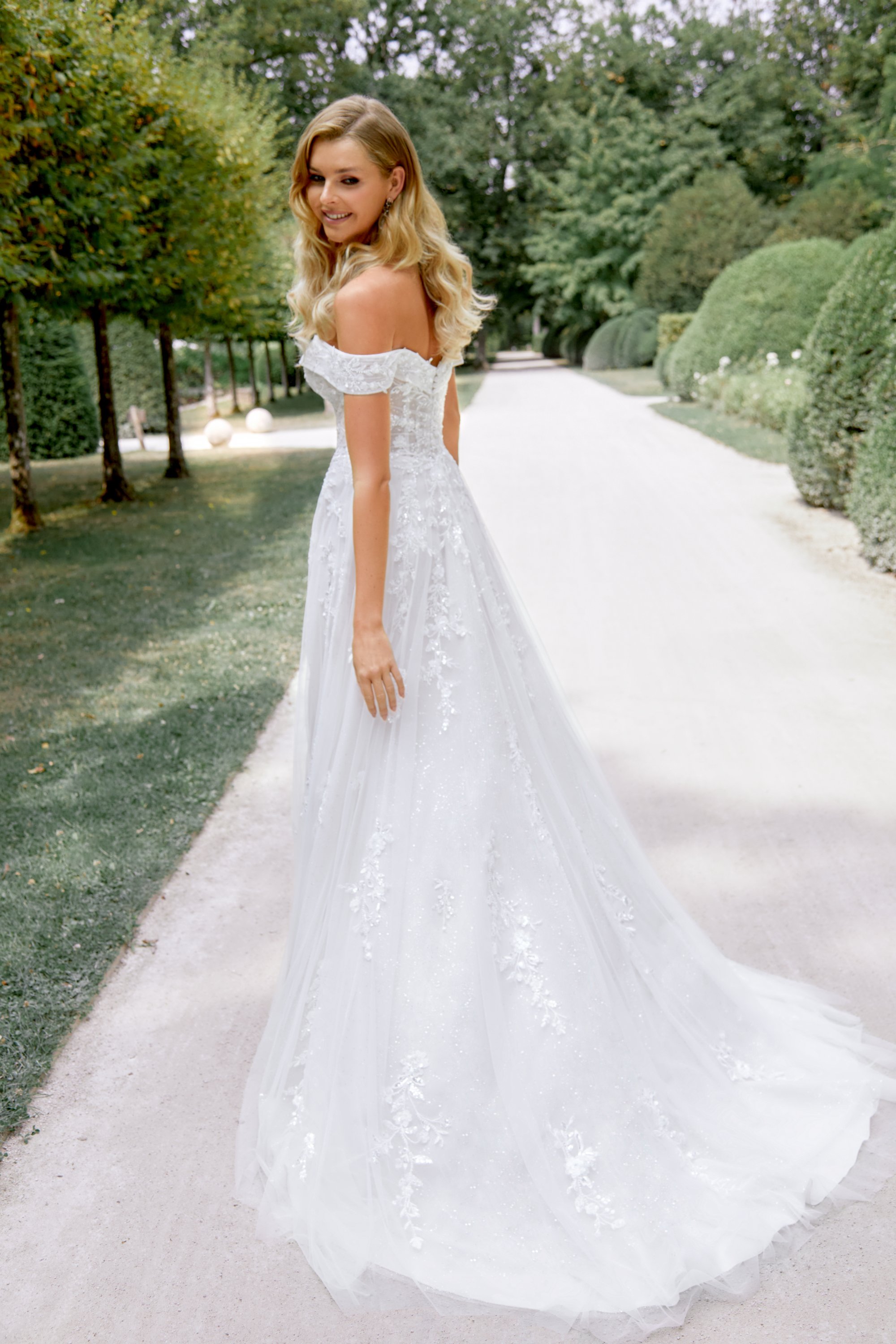 44526_FB_Sincerity-Bridal_1.jpg
