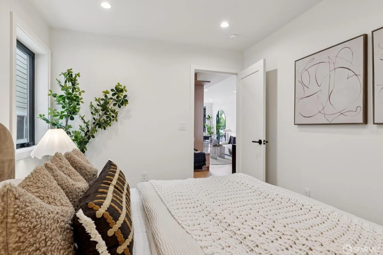 2501 26 Ave SF (13).jpg
