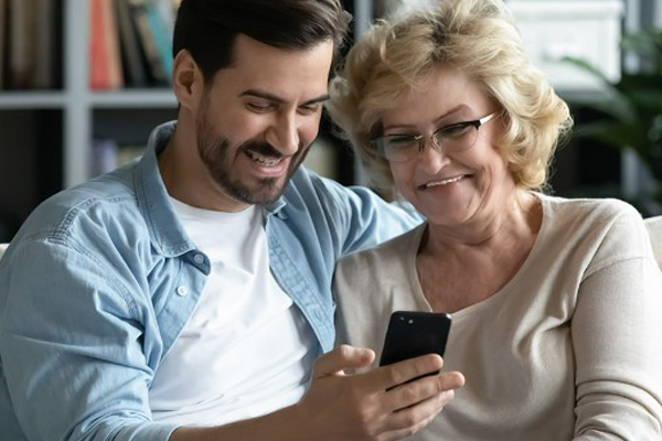 Safer Technology Use for Seniors Protecting Your Privacy and Peace of Mind