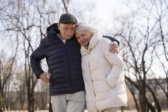Winter’s Effect on Senior Health: What to Watch For and How to Stay Well
