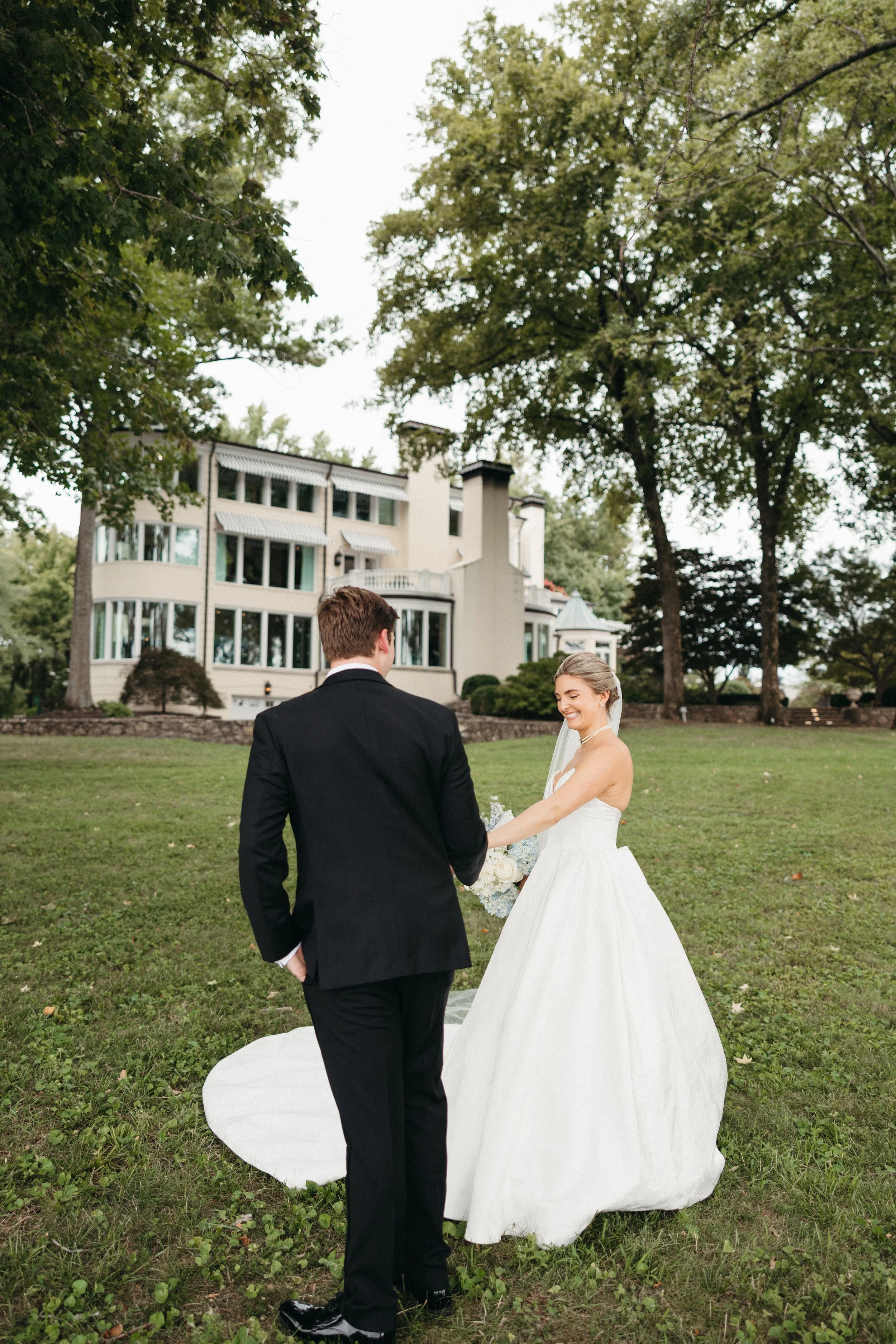 cherokeedocknashvilleweddingvenuesummerbride-51.jpg