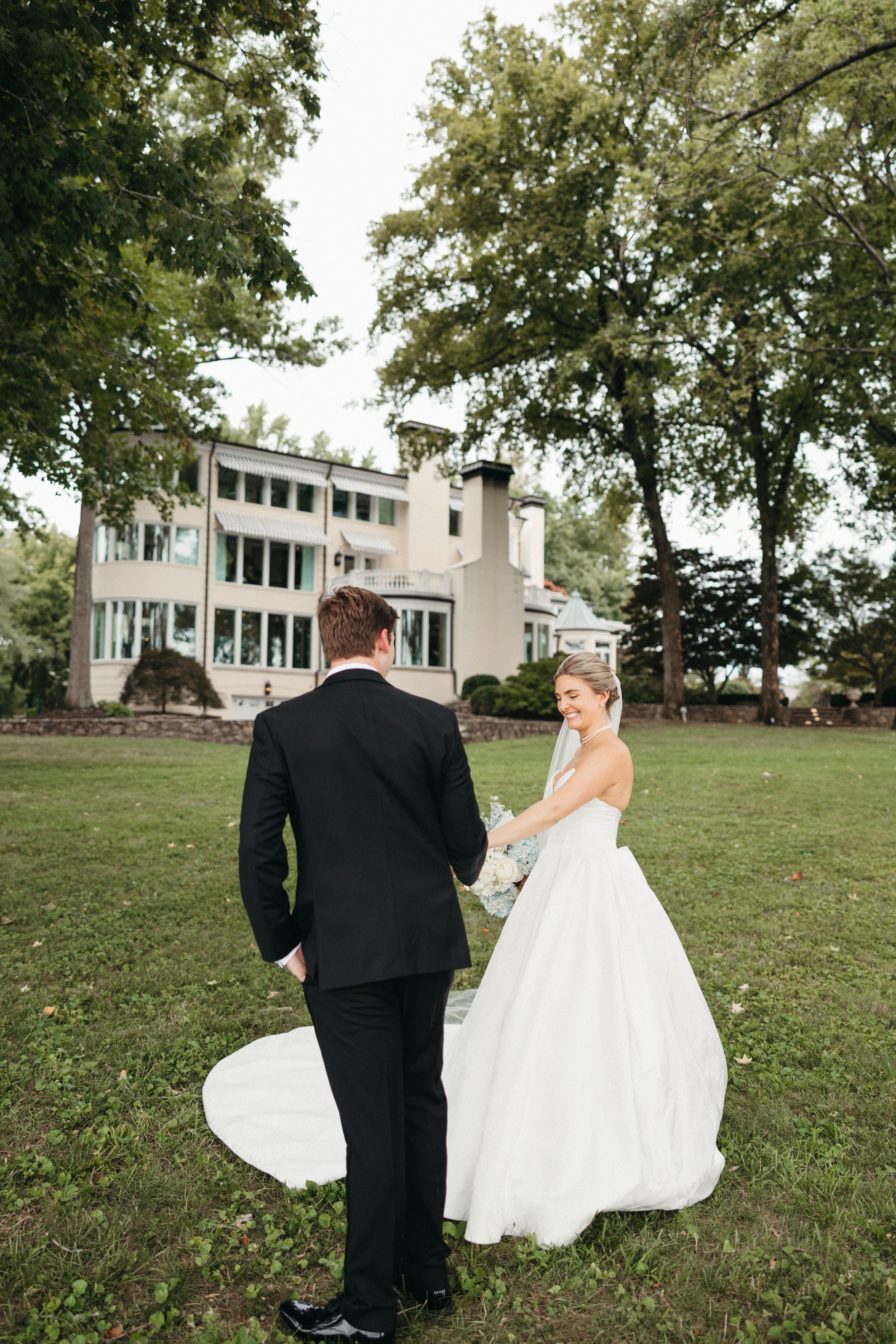 cherokeedocknashvilleweddingvenuesummerbride-51.jpg