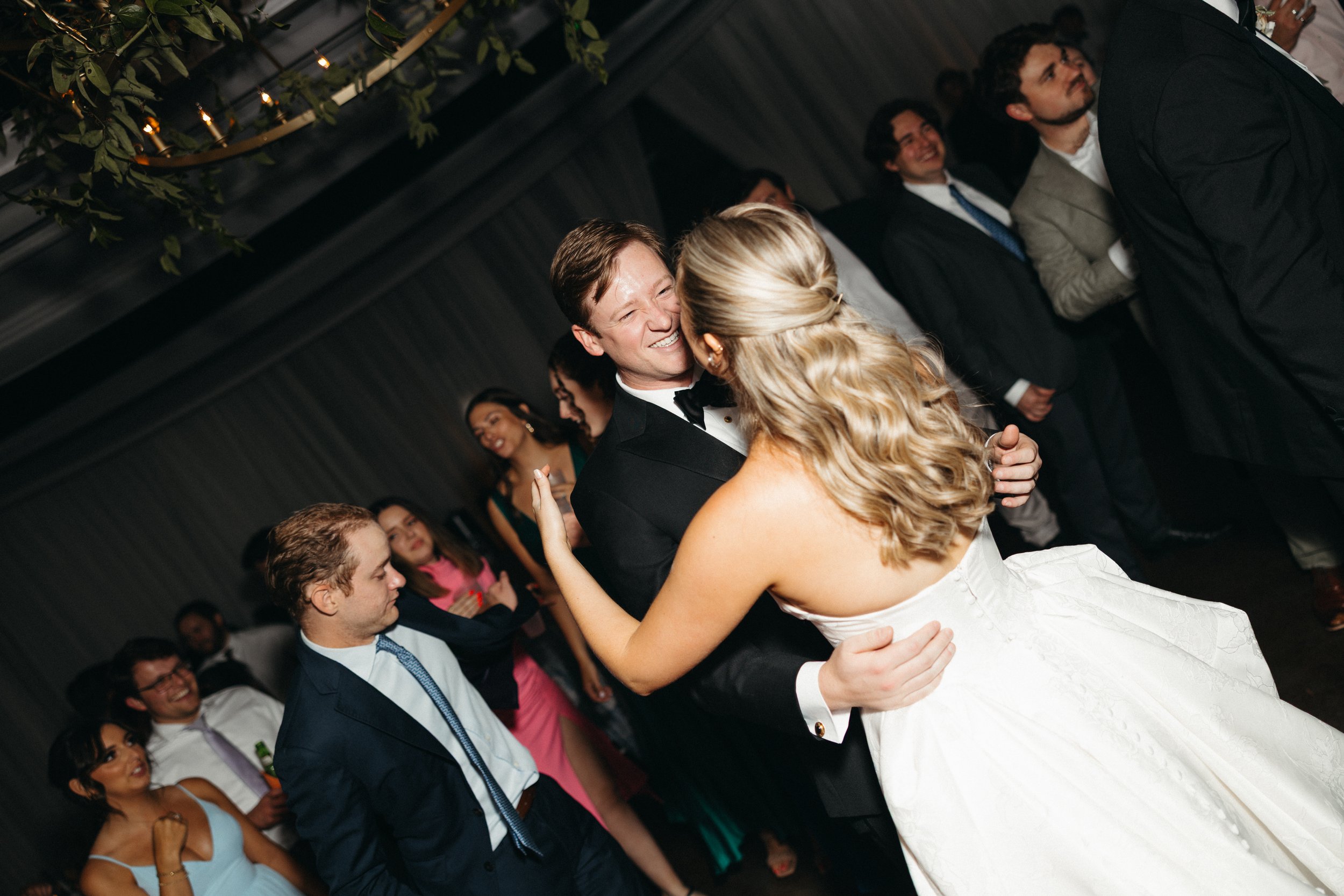 cherokeedocknashvilleweddingvenuesummerbride-103.jpg