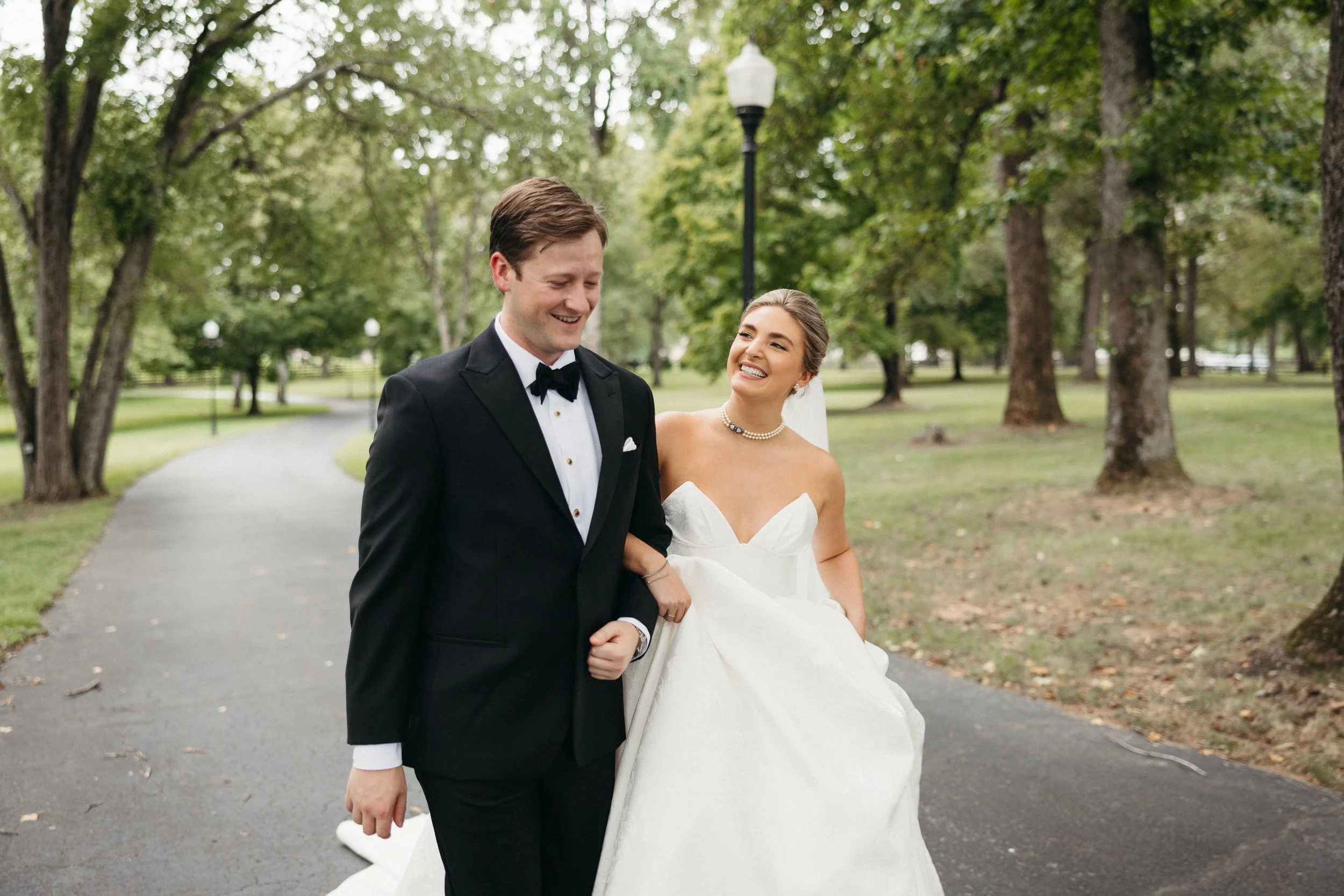 A Luxury Summer Wedding at The Estate at Cherokee Dock in Lebanon, Tennessee