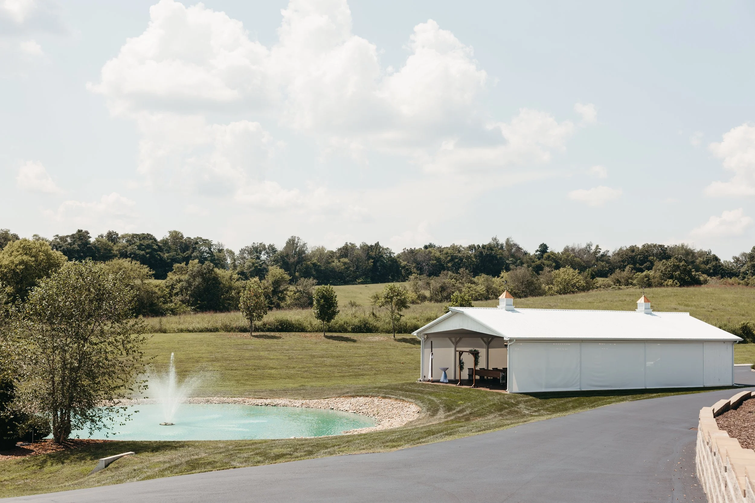 whitedovebarnsummerwedding-7.jpg