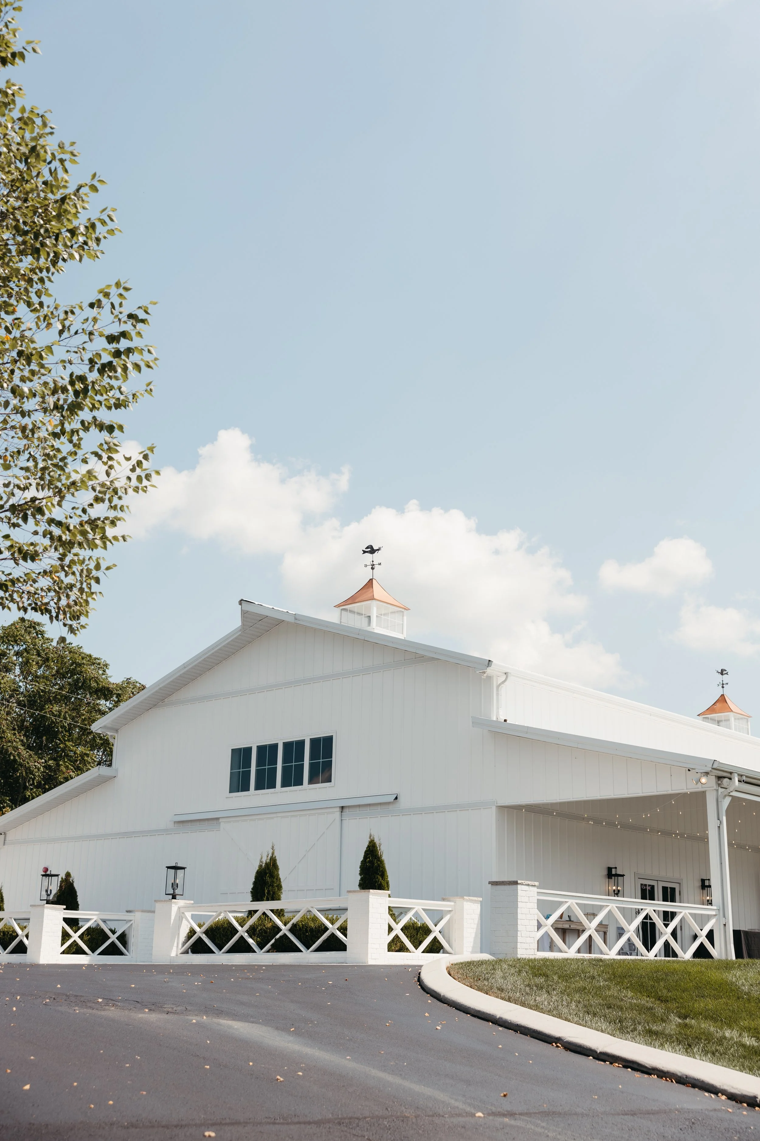 whitedovebarnsummerwedding-9.jpg