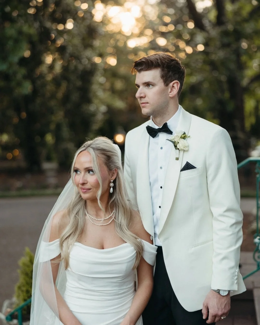 Spring weddings at Riverwood Mansion are just so dreamy 🕊️

This day started with getting ready in downtown Nashville before heading over to the mansion where the white pillars, beautiful ceremony light, and the prettiest golden hour made everything