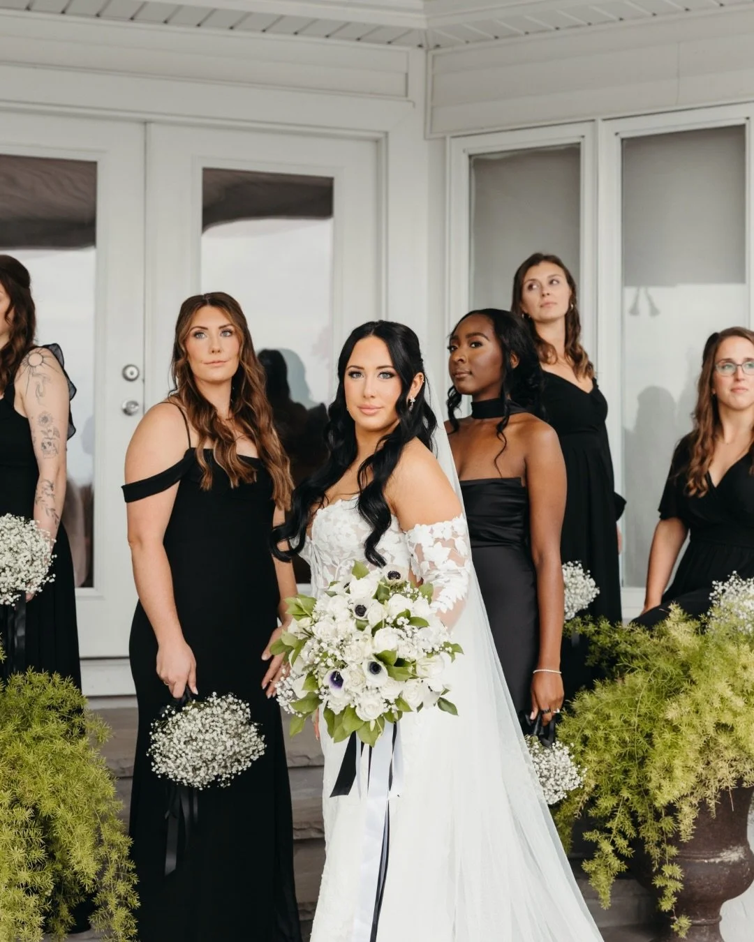 Liz&rsquo;s bridesmaids at Beau Cheval 💌

#nashvilleweddingphotographer #franklintnwedding #beauchevalwedding #bridesmaids #bridalparty weddingportraits bridesmaidstyle weddinginspo timelesswedding southernwedding weddingphotography realweddings cle