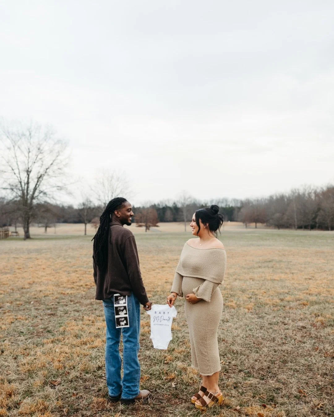 My sweet clients turned friends are having a baby boy!!! I seriously cannot wait for them to become parents + meet sweet Sterling! We were running from the rain this chilly February day + their photos still were so dang sweet! 

Announcement photo se