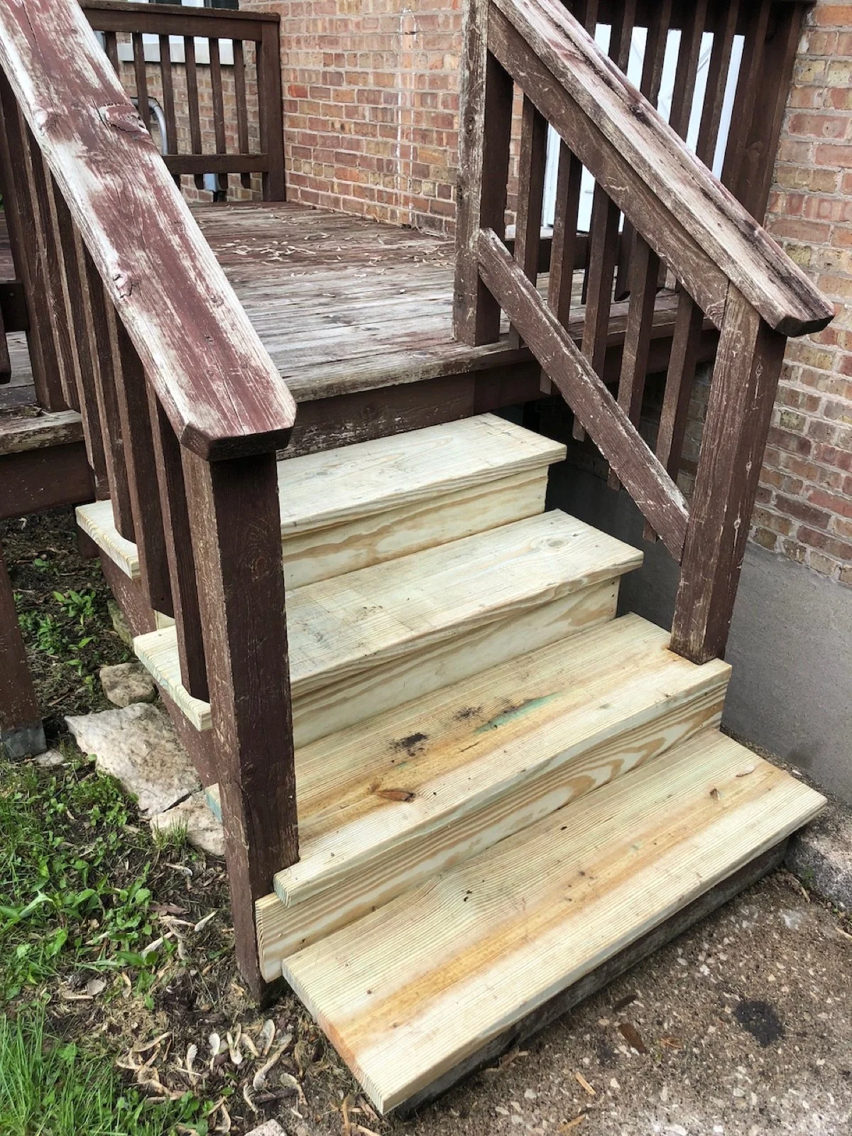02-side-view-of-the-replacement-stair-treads.jpg