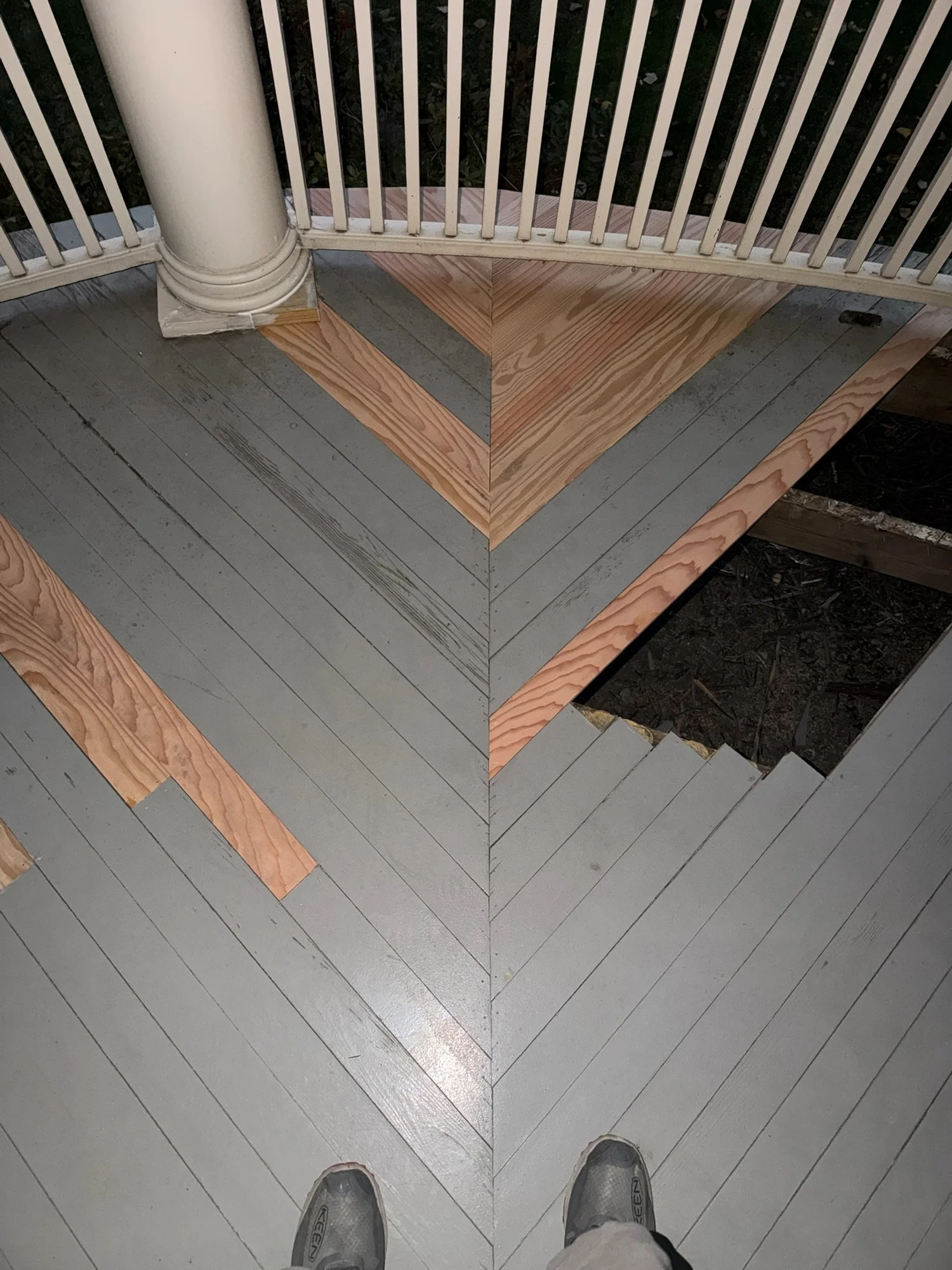 Two-Tone Wraparound Porch Floor — project photo 1