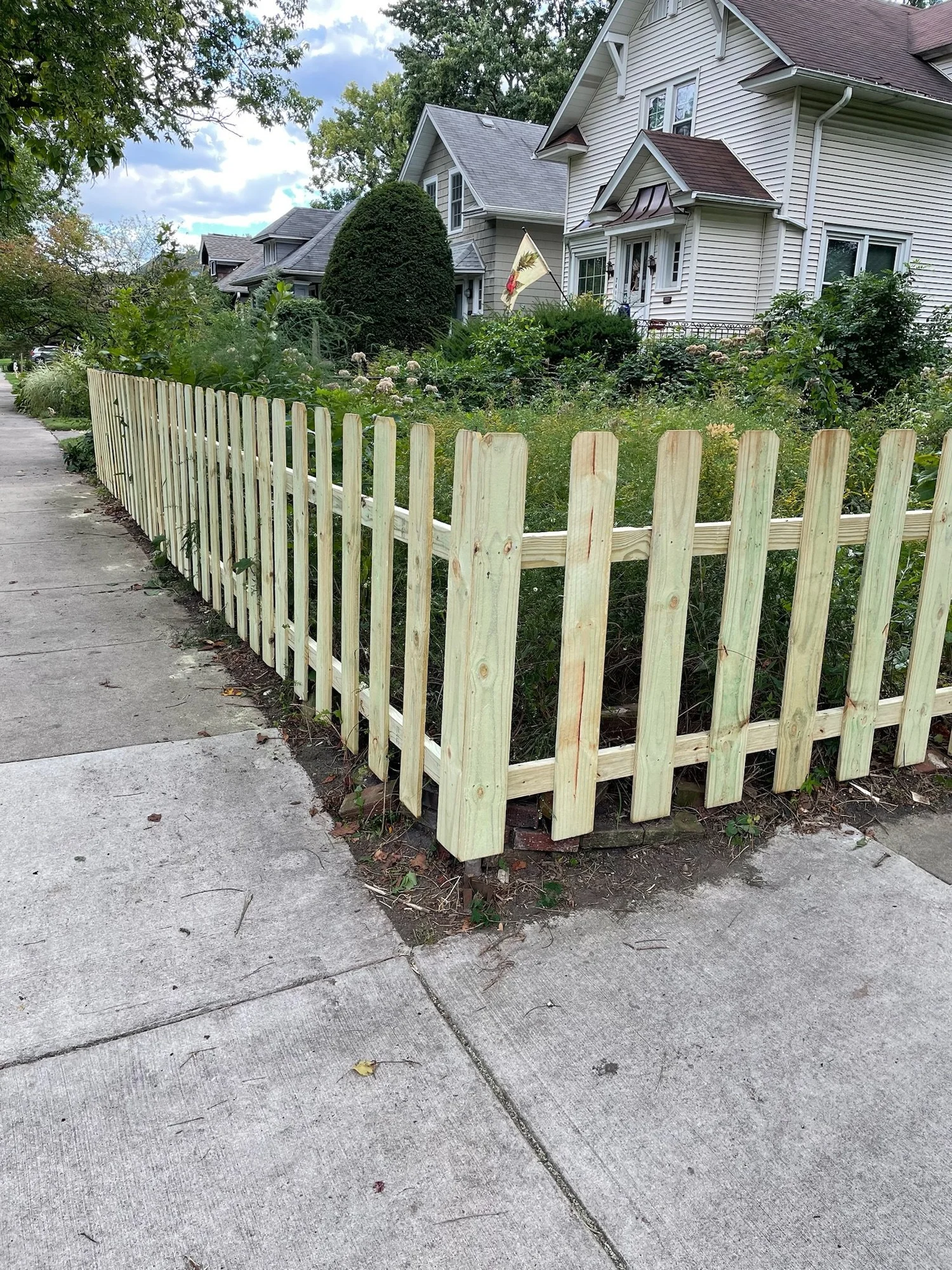 Front Yard Picket Fence Repair — project photo 2