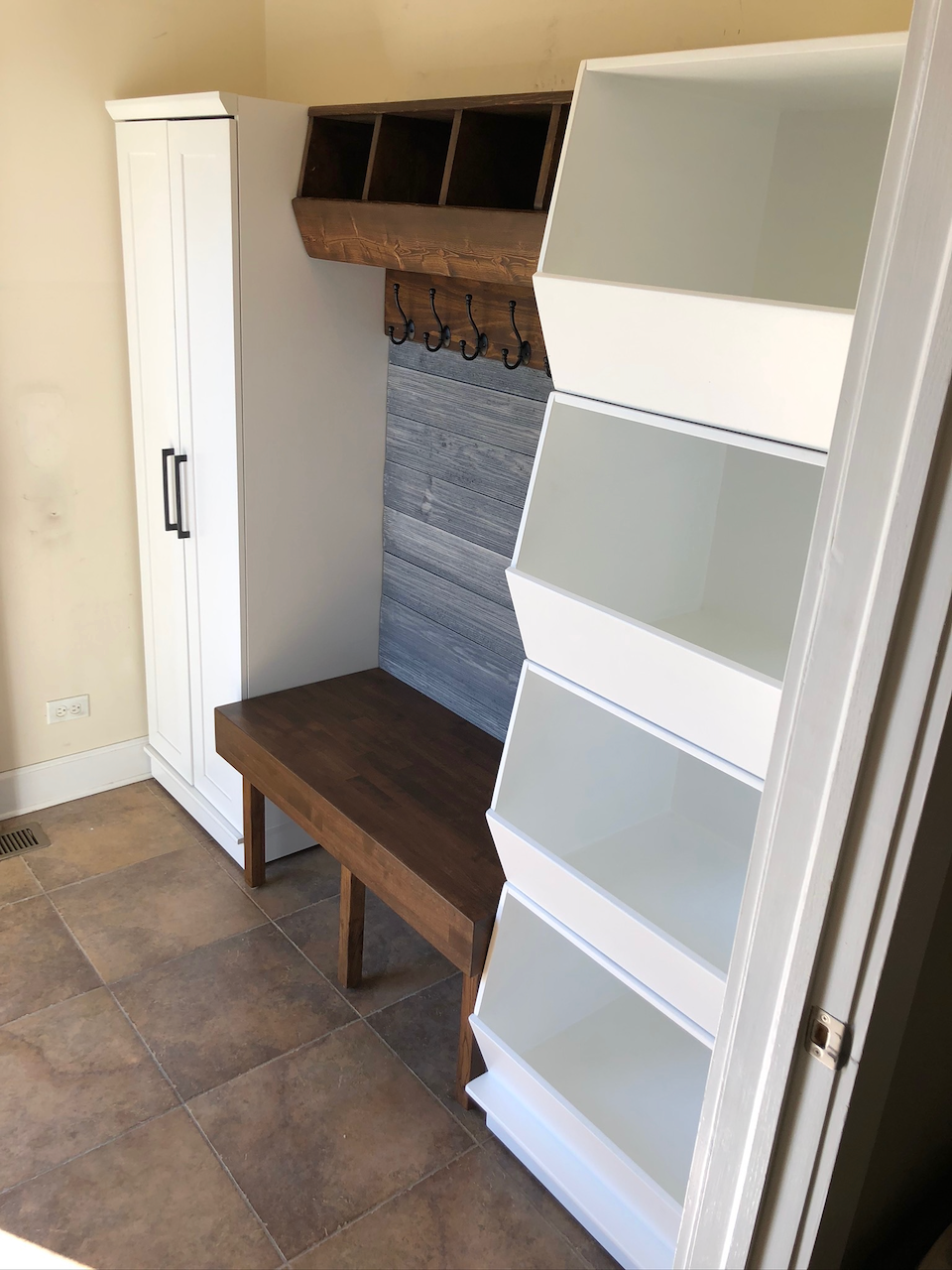 Mudroom Bench & Open Cubbies
