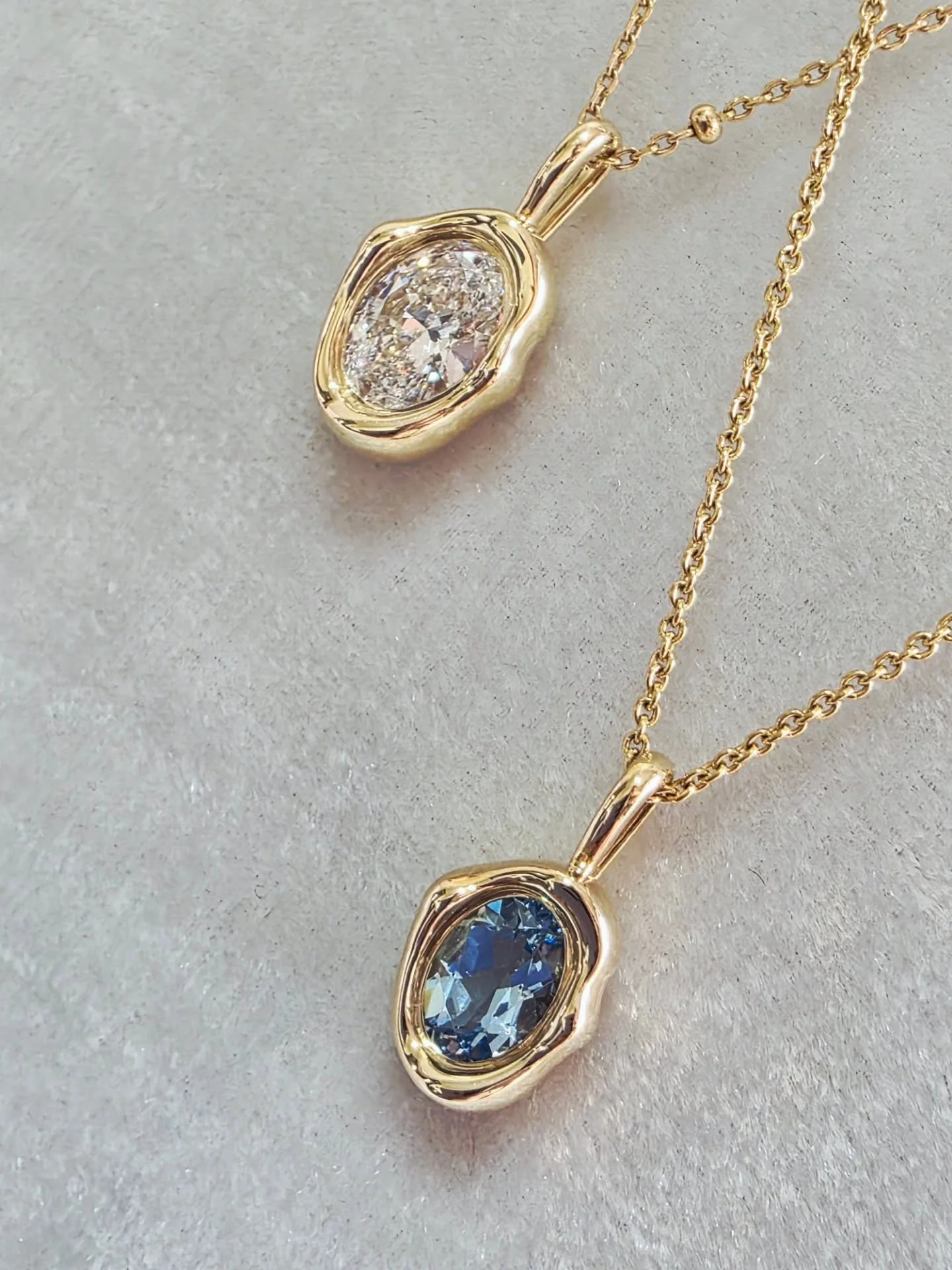 NEW AURORA PENDANTS! 

AQUAMARINE AND DIAMOND 

Now available only one piece made of each gemstone. 

Natural Aquamarine (March Birthstone) $3200

And Diamond (April Birthstone) $3900 

Both crafted in solid yellow gold

DM if you would like more det