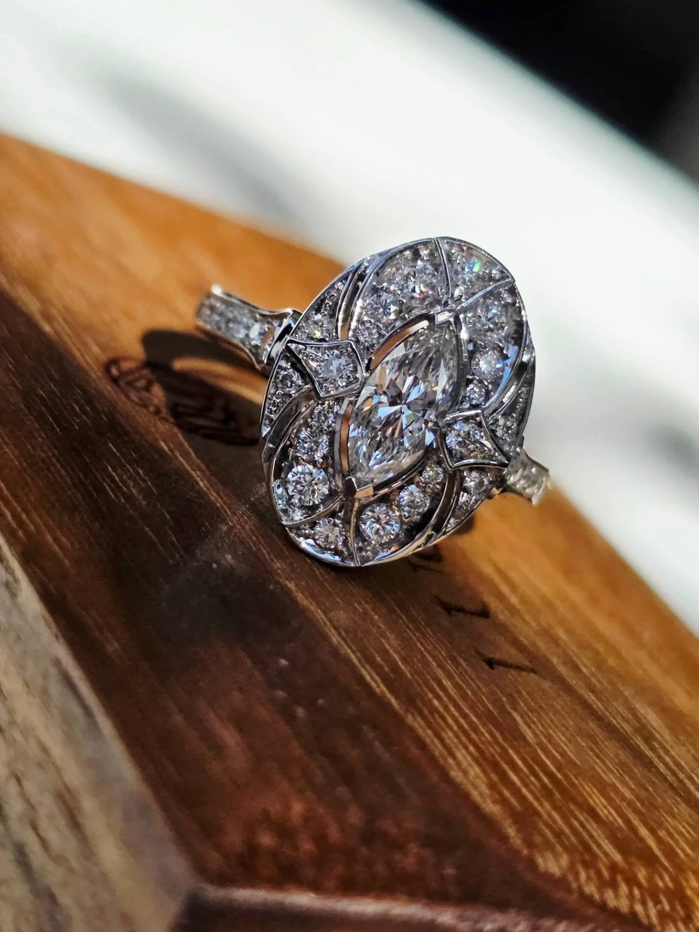 Available 💅

Only one made 

So much to say about this brand new ring and how much I love it! So glamourous! One of those rings that looks even better under candlelight and near a piano. Hehe 🤭

Art Deco jewellery is celebrated for its symmetry, ge