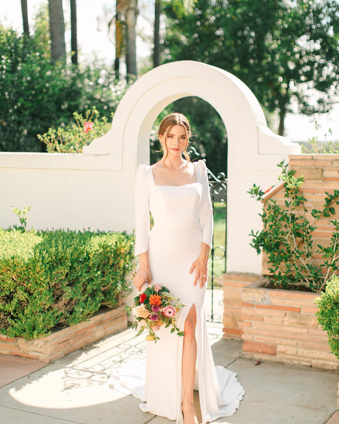 Talk about a modern bride 😍

Planning / Design: @layuninevents 
Venue: @muckenthalermansion 
Catering: @colettescatering 
Cake: @samsammcakes 
Photography: @kayladenae 
Floral: @withlovefloralco 
Calligraphy / Stationery: @lovethatletters @devoted_b