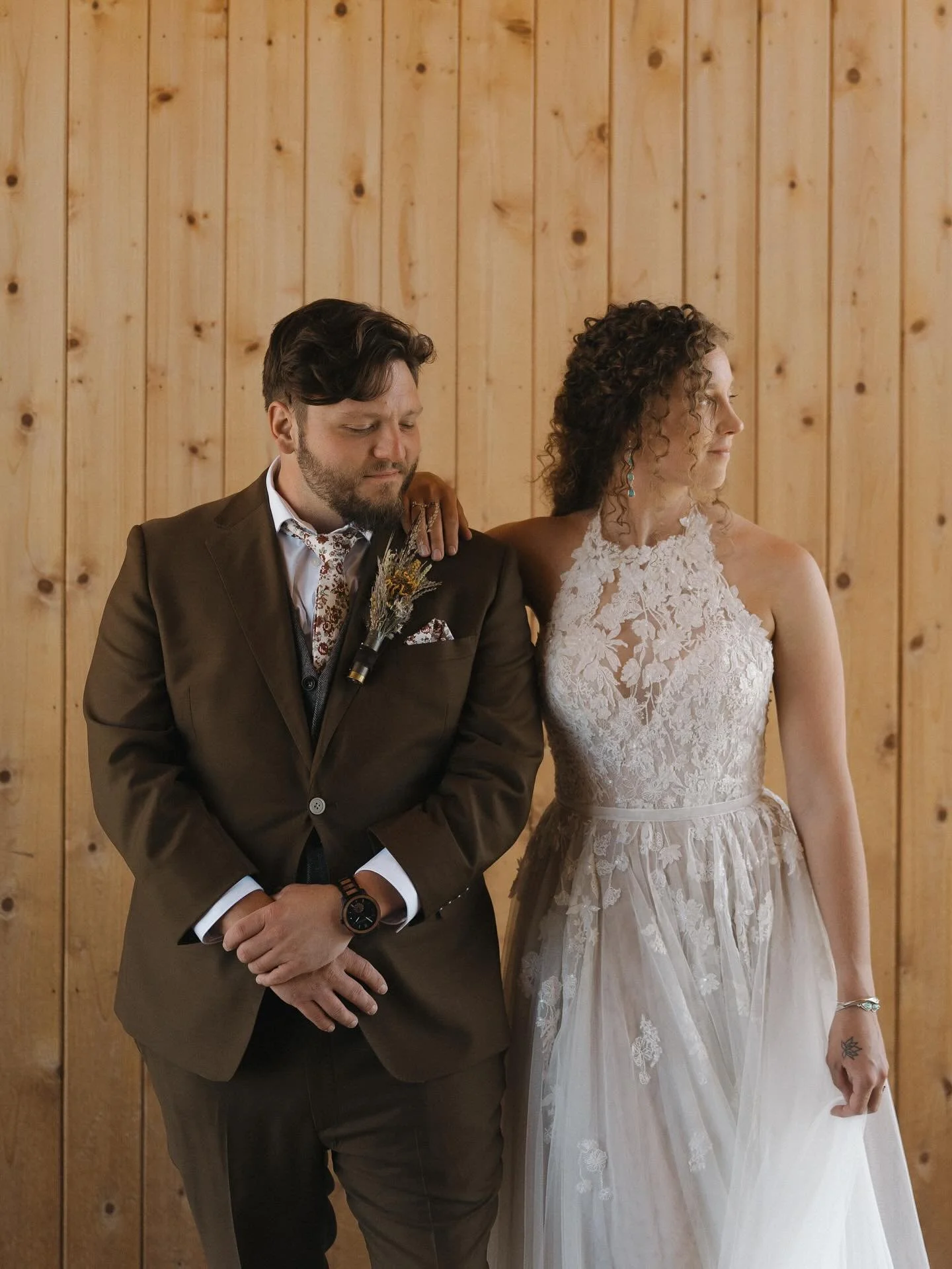 When your two favorite things collide (@sublimeexposuresfilms and @medora_nd ) 🤎 happy anniversary my dear friends!

Event Planner: @plantogather 
Photographer: @lilybrundinphoto 
Videographer: @sublimeexposuresfilms @gateway_visuals @novelcinemaco 