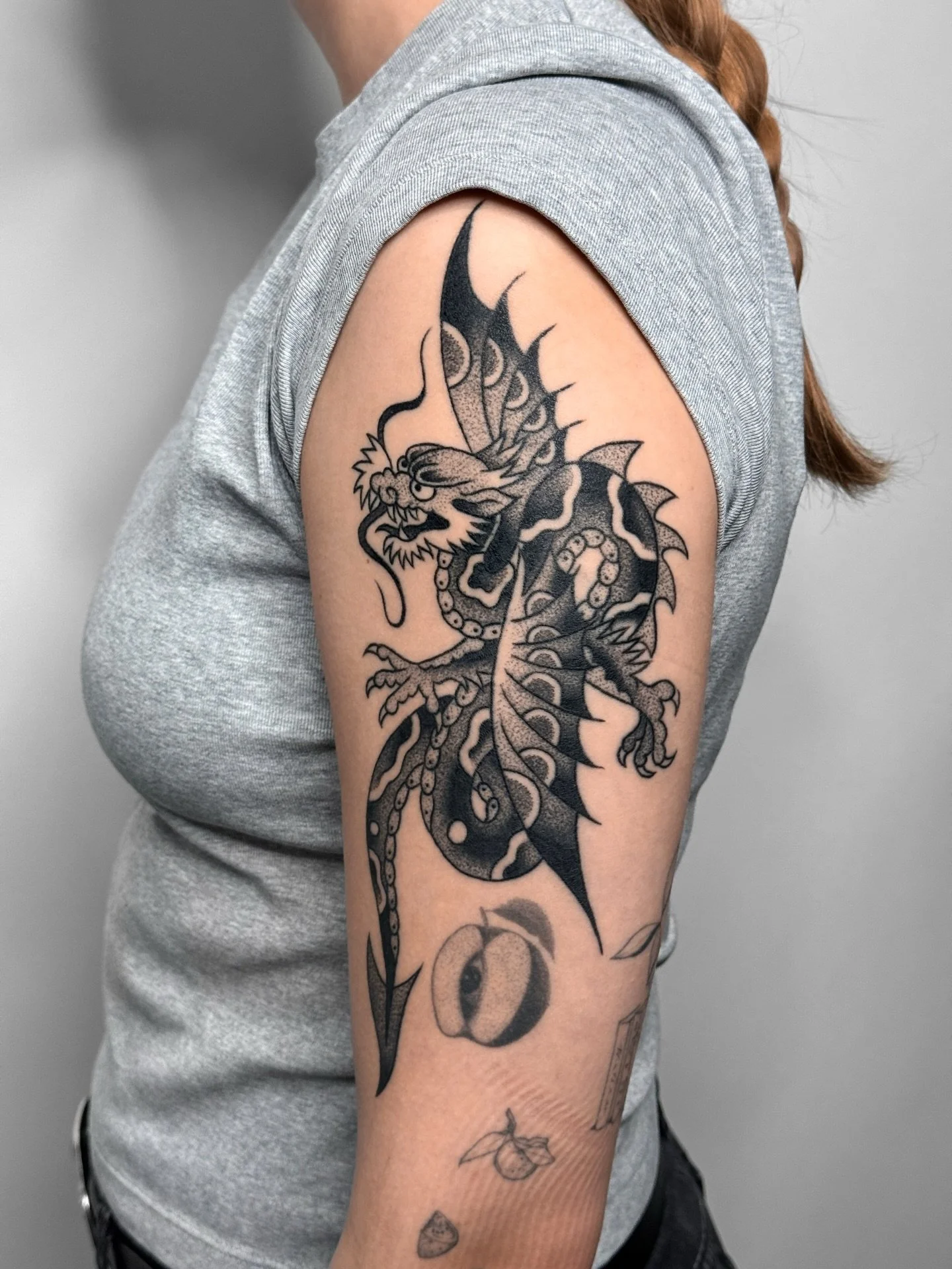 Healed and fresh for Kate 💘 dragon and big cats healed, butterfly fresh! 
.
.
.
#tradworkers #dotworktattoo #traditionaltattoo #traditionalsleeve #flashtattoo
