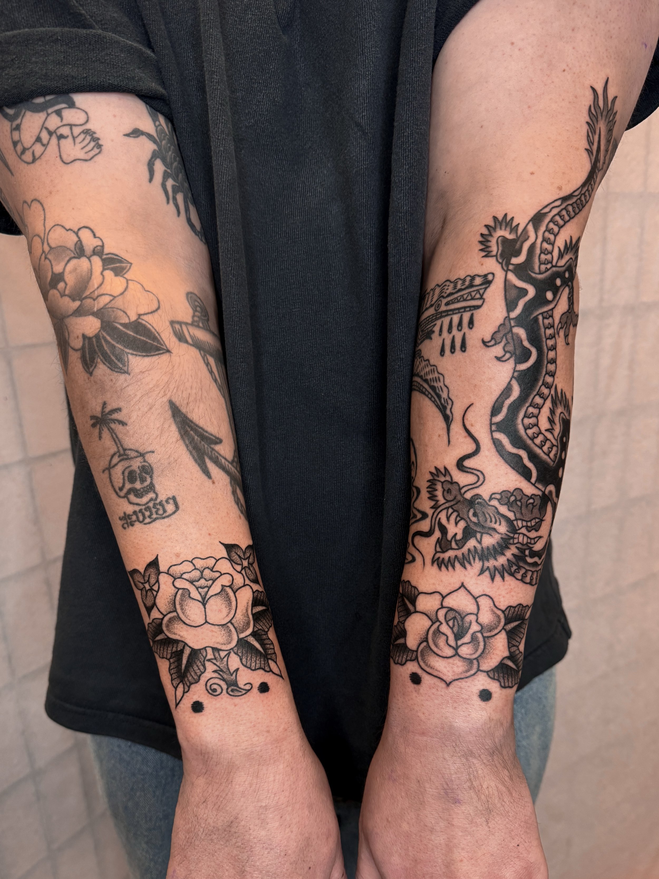 Full Day Session with Todd! 👀💘
Full day flash sessions are such a fun way to get lots of quality tattoos and build up a sleeve. I always start these sessions getting to know your goals and chatting all things style, placement and composition 🤓 
.
