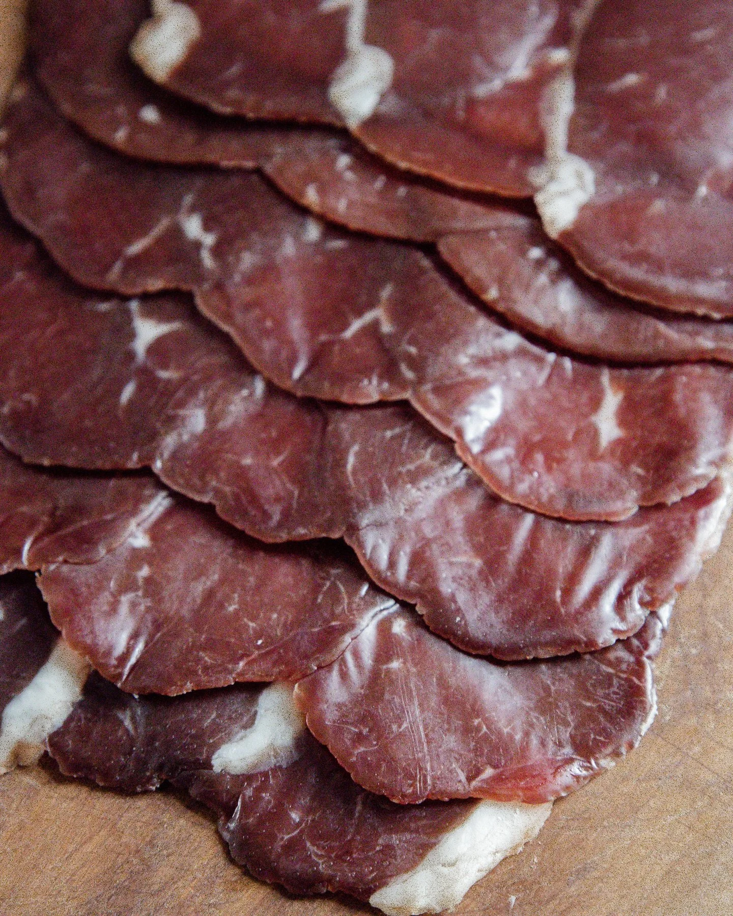 Product spotlight 🤎

Our smoked venison is made with a premium cut of the wild deer we source from the glens around us here in the Scottish Highlands 🌲🦌

It has been drycured, lightly smoked and slowly matured. A product what takes time to make wi