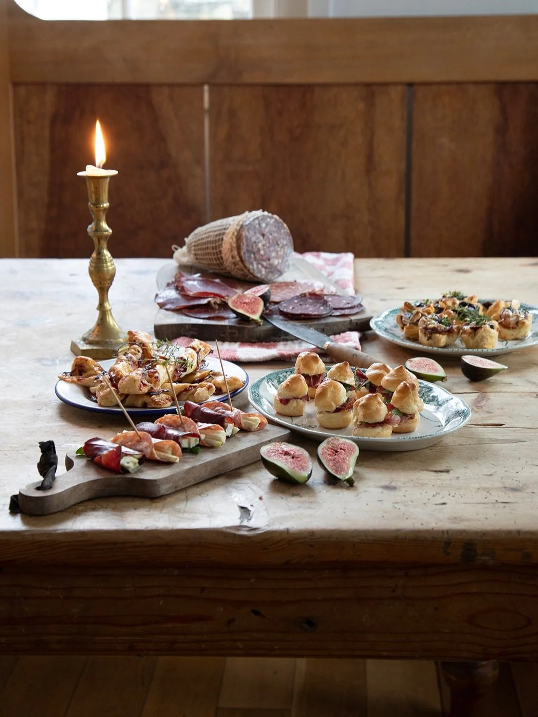 Nibbles made with wild venison charcuterie🦌

We&rsquo;ve had one of our busiest weeks so far and not had time to post anything on here! 

I thought I&rsquo;d share these beautiful images by @annarubingh taken for the Christmas issue of @seasonsmagaz