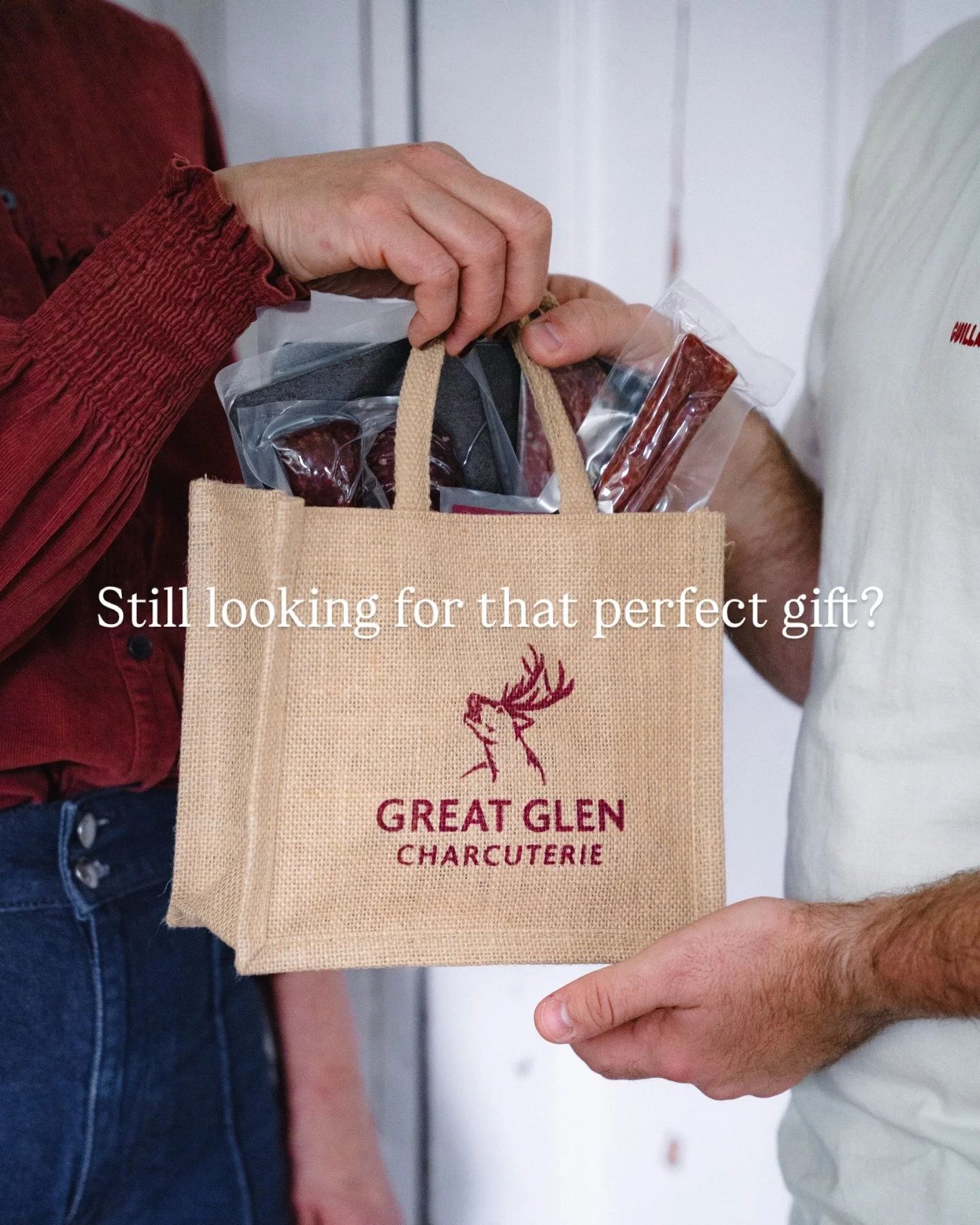 Still thinking about what to buy friends and family this Christmas?

We&rsquo;ve got some lovely options waiting for you on our website➡️🤎🦌

From our charcuterie gift bags# filled with our salamis and chorizos, to our luxurious charcuterie hamper p