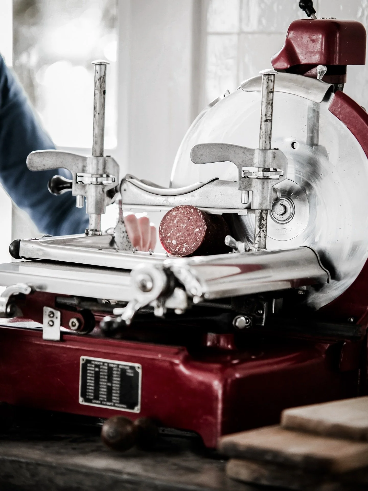 We are having a problem 😬

Unfortunately our big slicer is not working this morning. Mondays are our slicing days and today was going to be a busy one 🔪

Slicing is now on hold while we try to solve the issue with the slicer. If we can&rsquo;t fix 