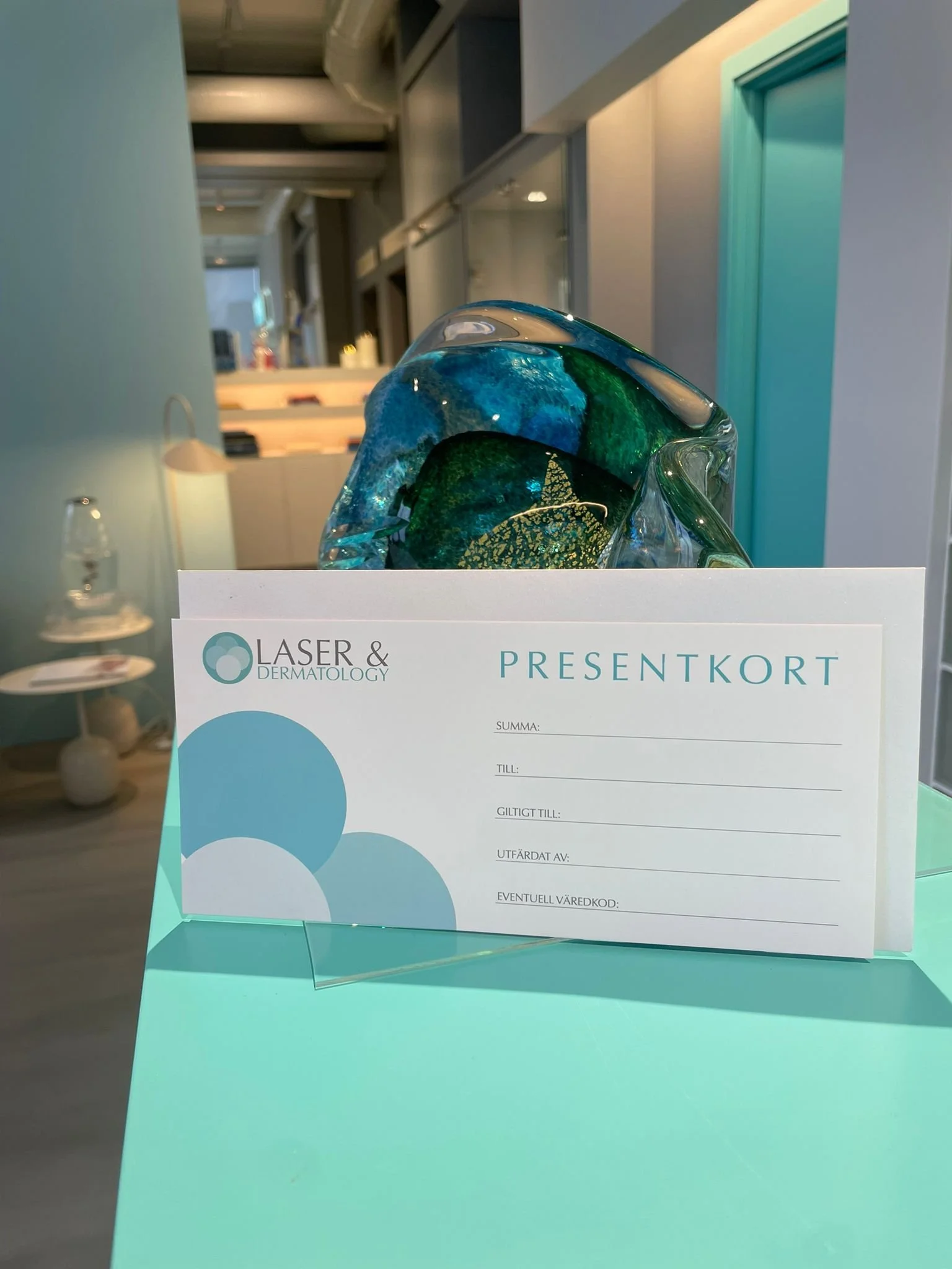 Presentkort på Laser & Dermatology