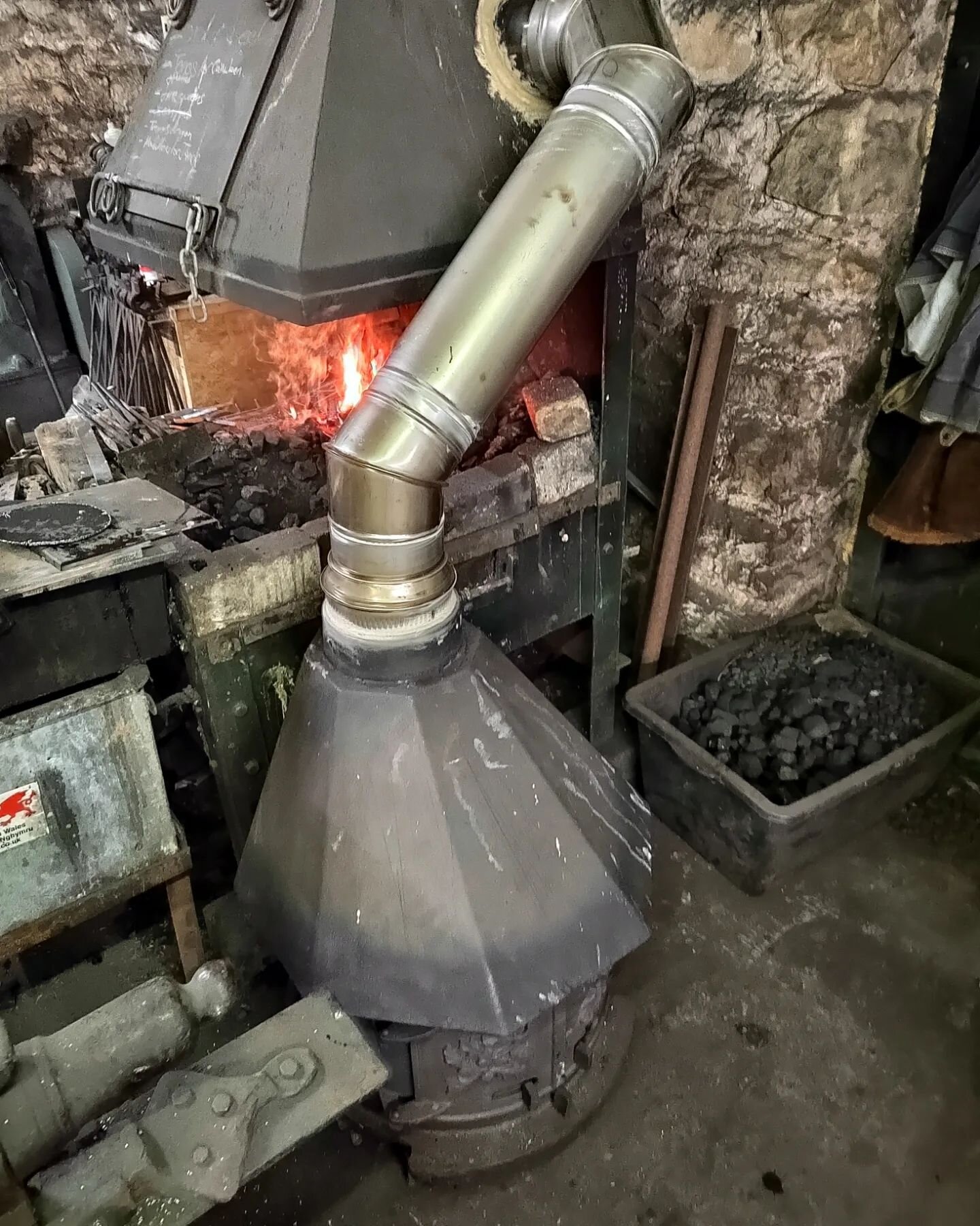 New workshop heating system finally installed - this old 12kw wood stove has been getting in my way for a long time but now it is finally plumbed into the workshop chimney and doing its job - I'm looking forward to a toasty winter in the forge this y