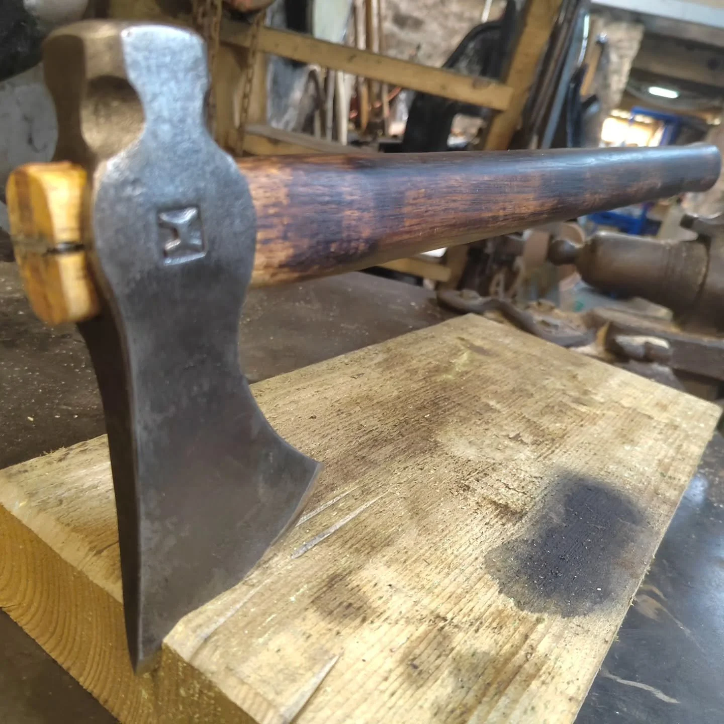 THE PIONEER CAMP AXE
The big brother to my Pioneer belt axe series of axes

Nice solid axe forged from En9 medium carbon steel - with a heavy poll should you need to strike it or strike with it. 24 inch hickory handle on the model shown

Hand forged 