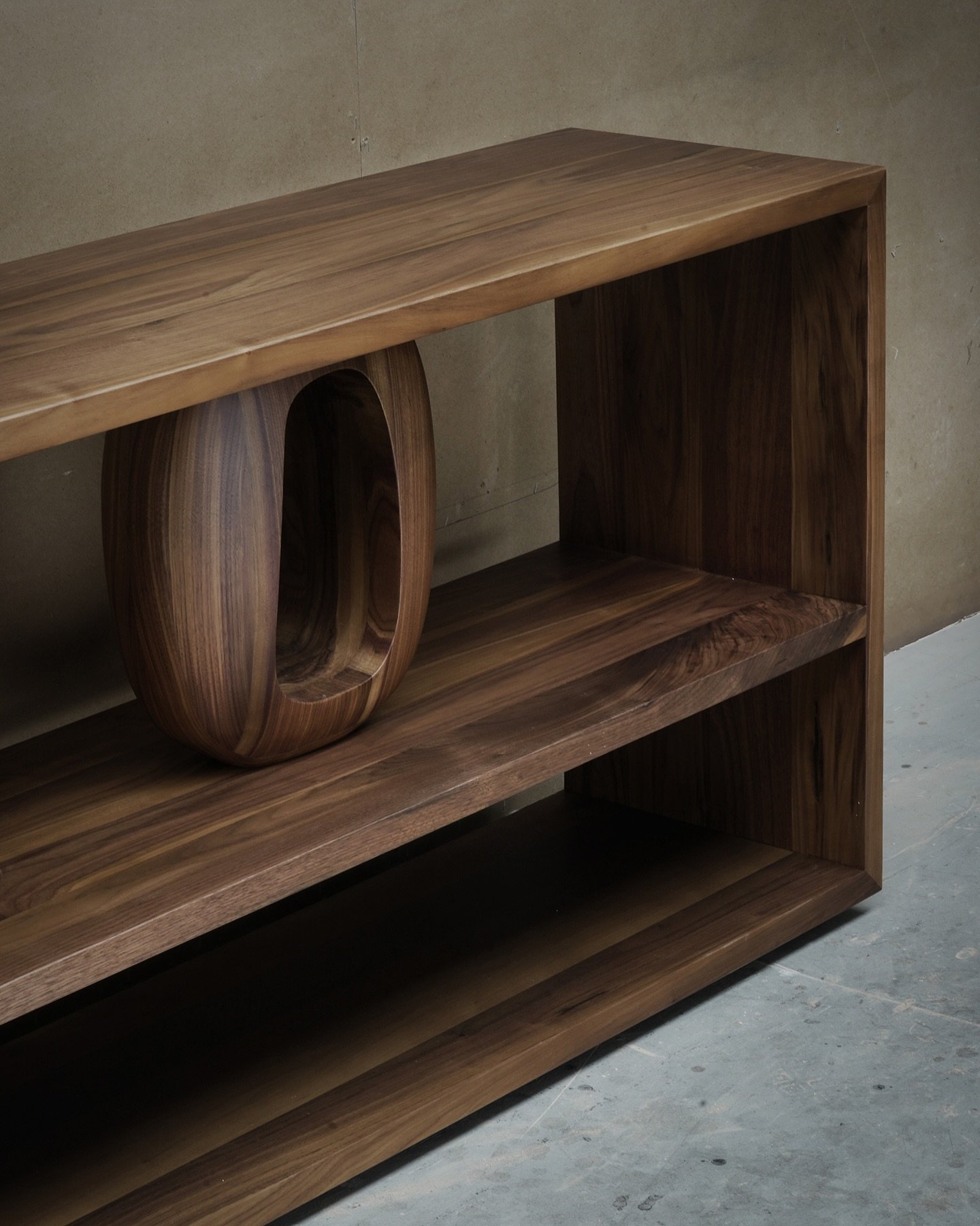 When Quiet Design Speaks Louder Than Words

#NONOFurniture #instahome #interiordesignfirm #housetour #designcollection #JoelEscalona
