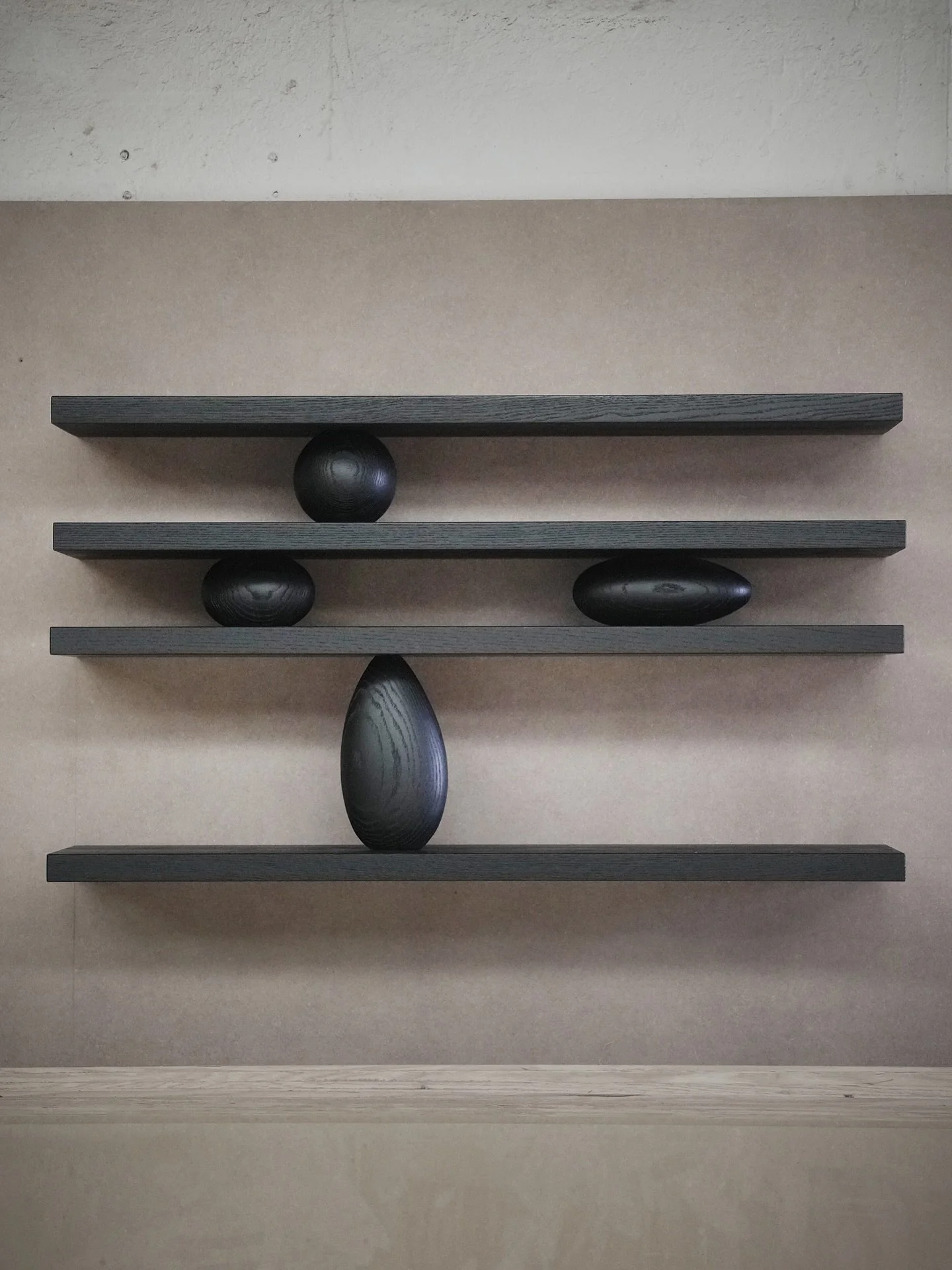 Lines that cut deeper than aesthetics

#interiorarchitecture #artcollector #designphilosophy #slowdesign #furnituredesign #JoelEscalona
