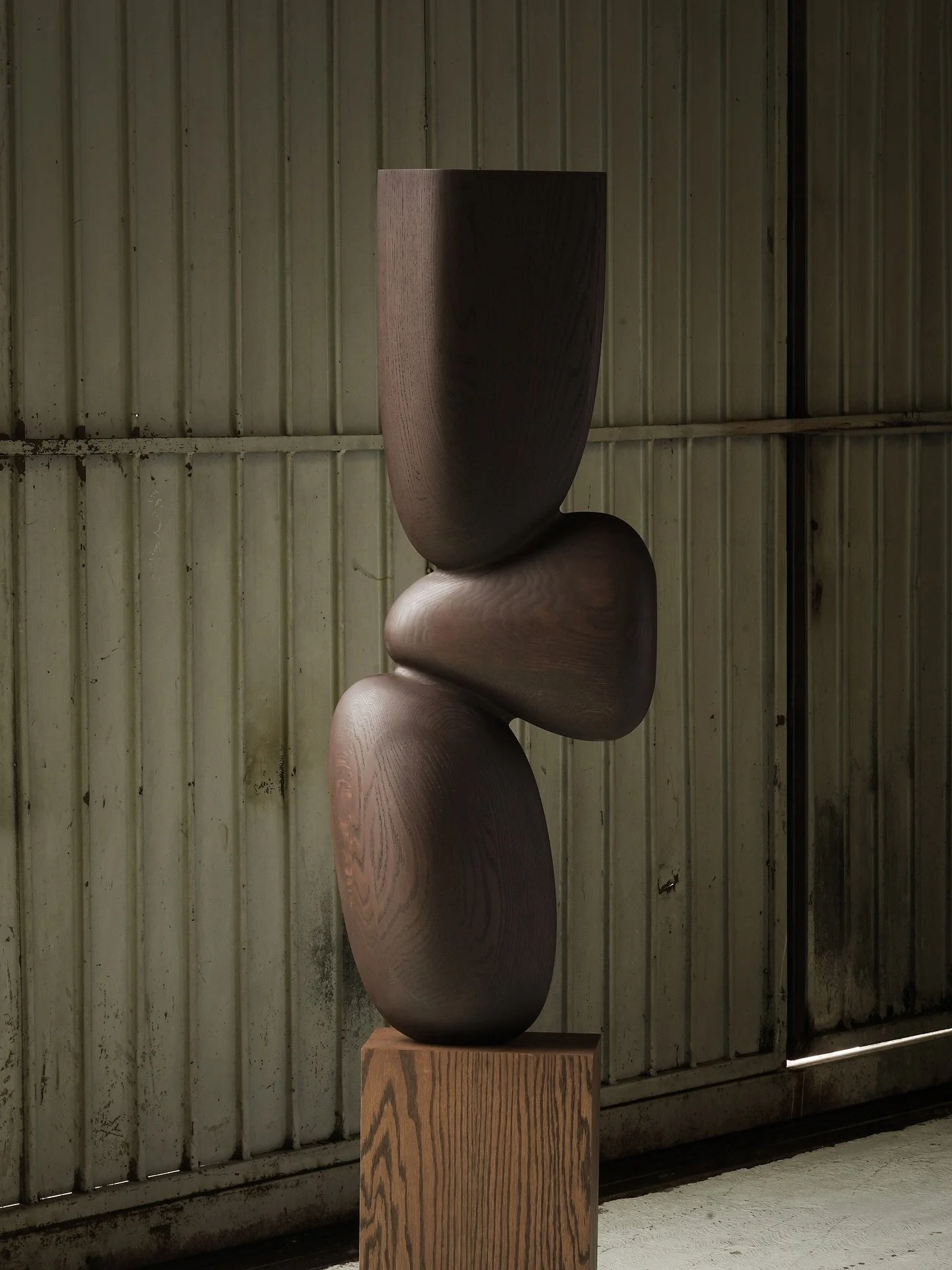 This moment wants objects that work hard and mean something.

#sculpturalfurniture #slowdesign #interiordesigner #modernfurniture #art #joelescalonastudio