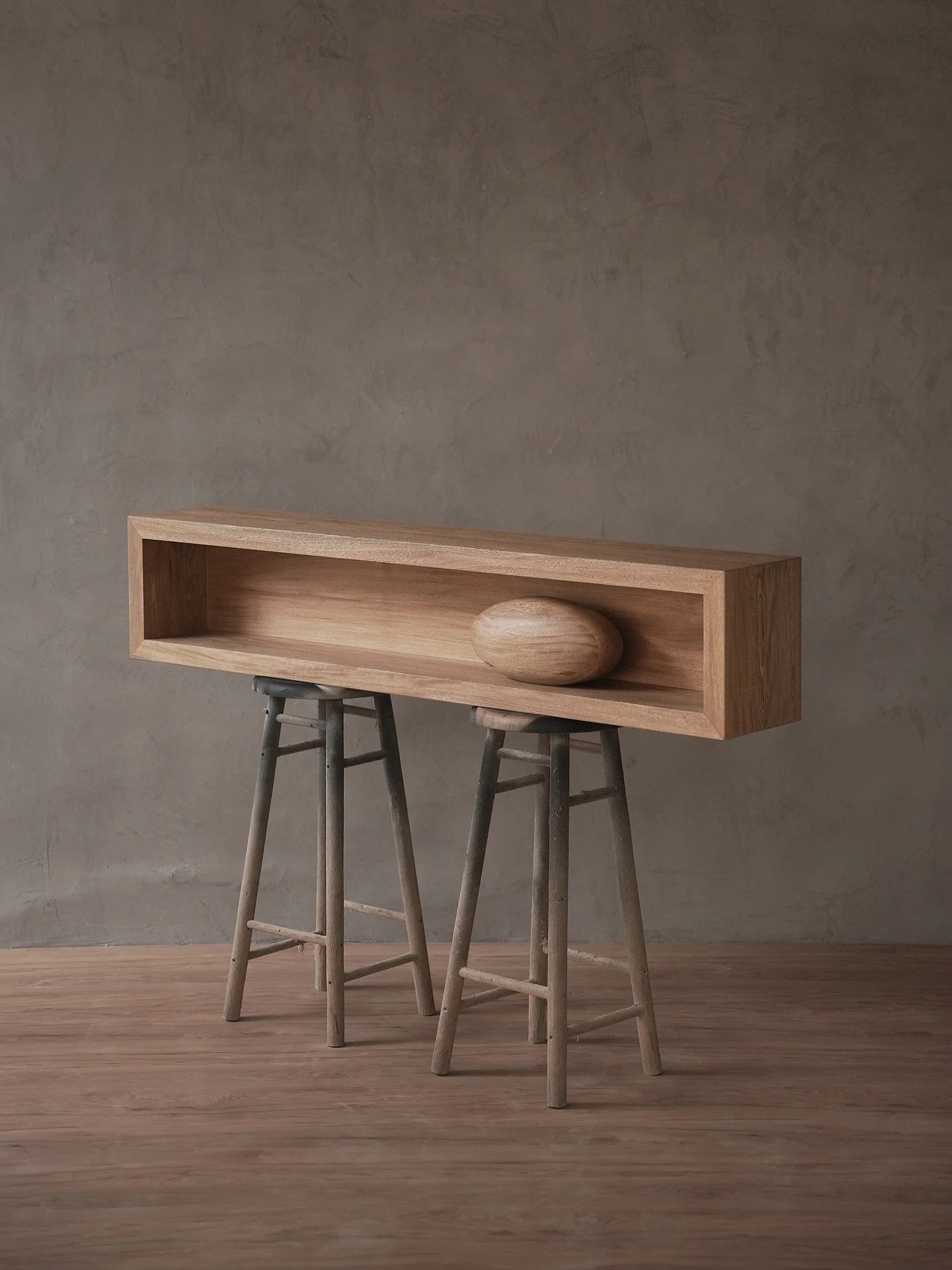Philosophy in Motion

#contractfurniture #bespokewoodwork #furnituremaker #customproduction #woodworker
