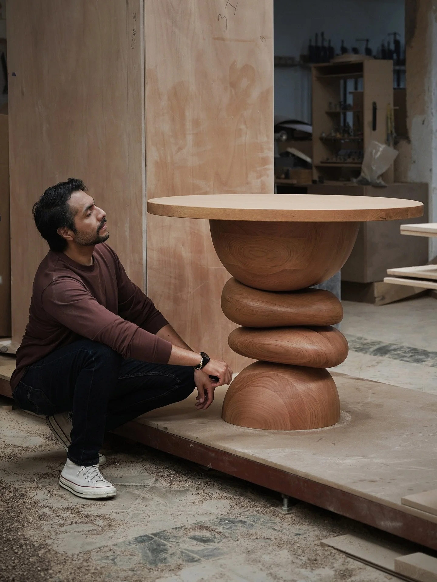 I like when a curve holds comfort and a tolerance holds trust

#interiordesigner #collectibledesign #behindthescenes #modernfurniture #artprocess #JoelEscalona