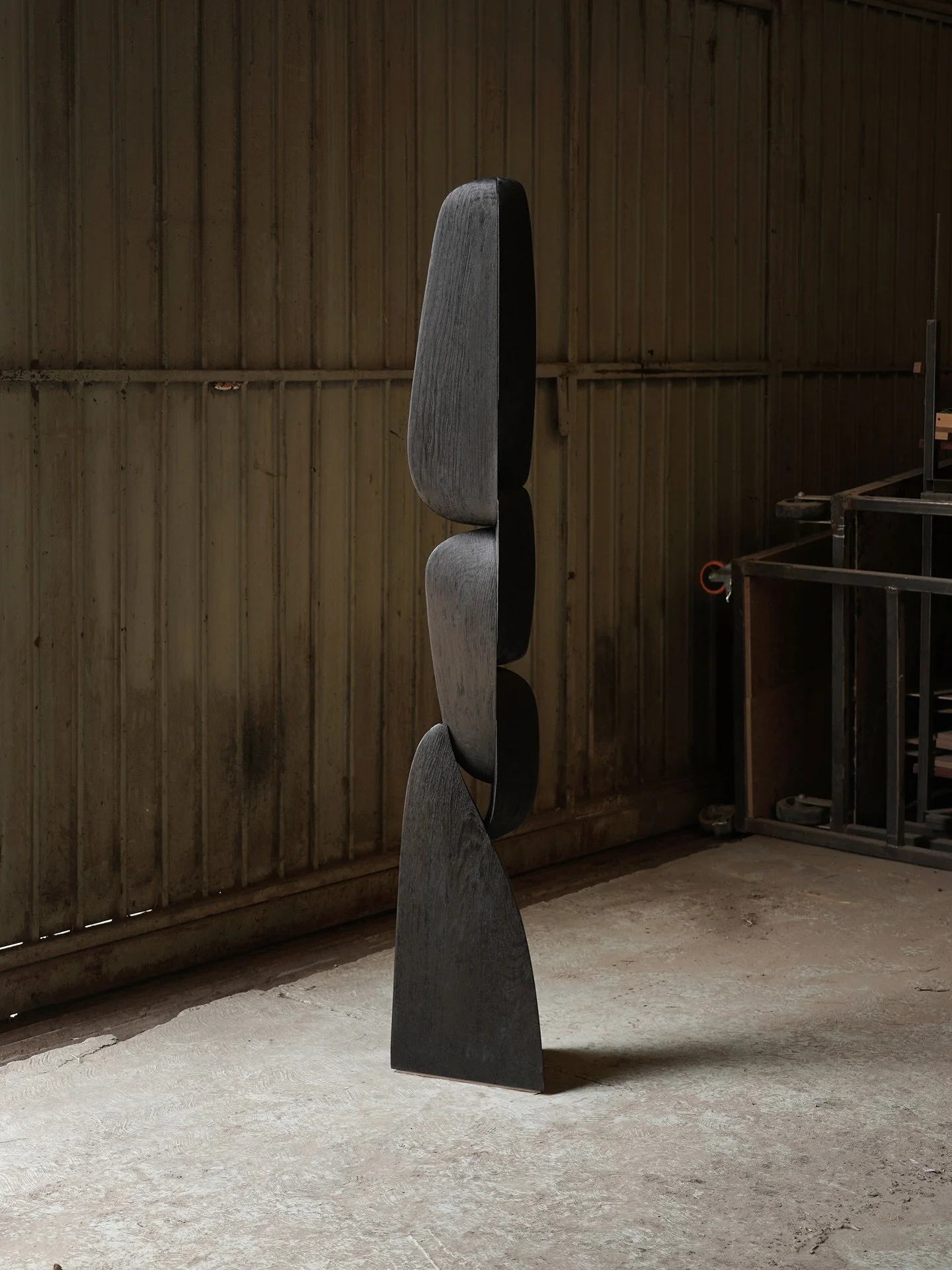Tension Made Timeless

#atelierdesign #interiorinspo #bespokewoodwork #furnitureforprojects #designtrade