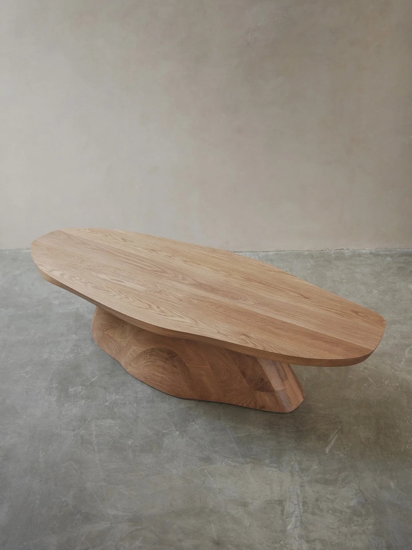 Rough edges, honest intent

#interiorarchitecture #artcollector #designphilosophy #slowdesign #furnituredesign #JoelEscalona