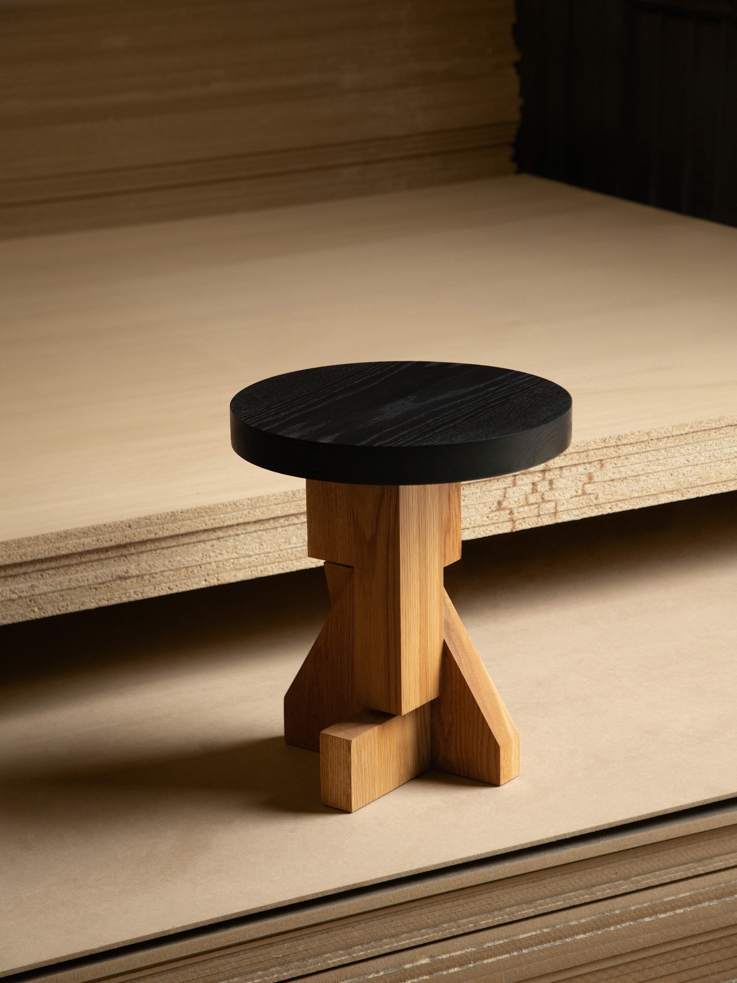 Seats that work while you wait 📷 @achachmariana 

#furnituredesigner #designthinking #limitededitionfurniture #moderninterior #asrtlovers #nonofurniture