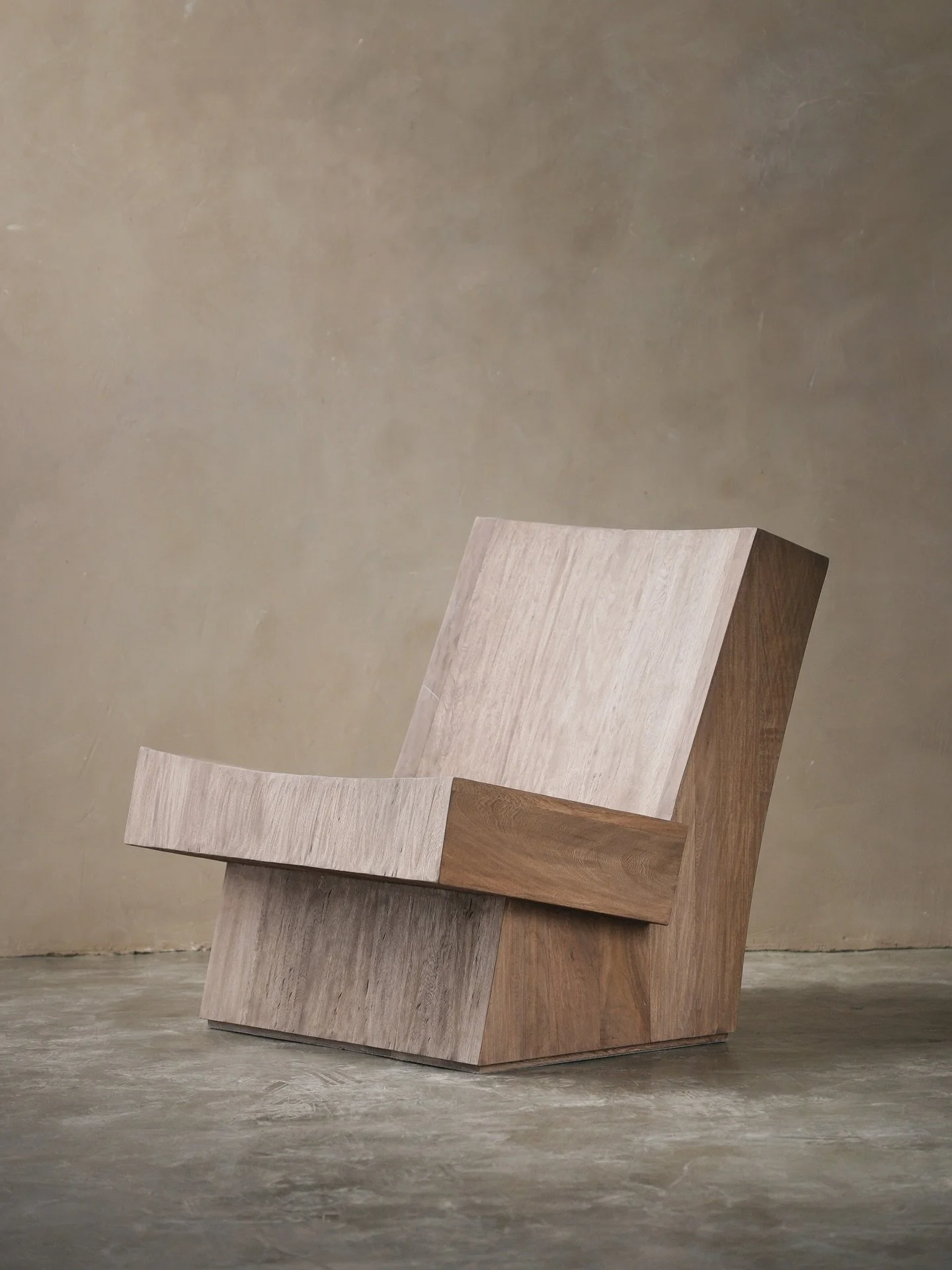 Density with dignity

#designart #madeinmexico #carpentry #spatialdesign #contemporaryart #JoelEscalona