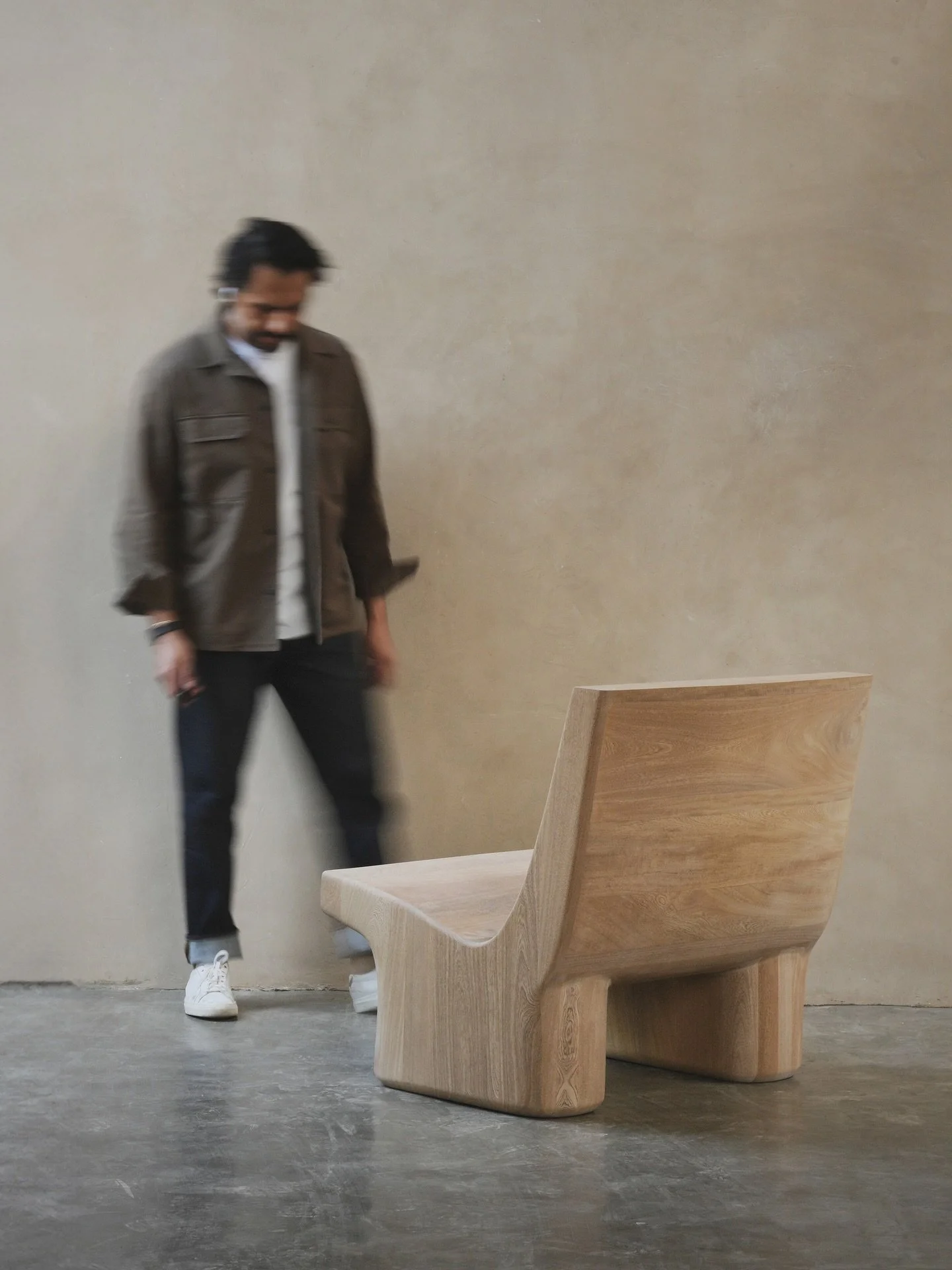 Now you can live with beauty that also carries weight

#interiorstyling #modernart #handcrafted #designstudio #bespokefurniture #joelescalonastudio