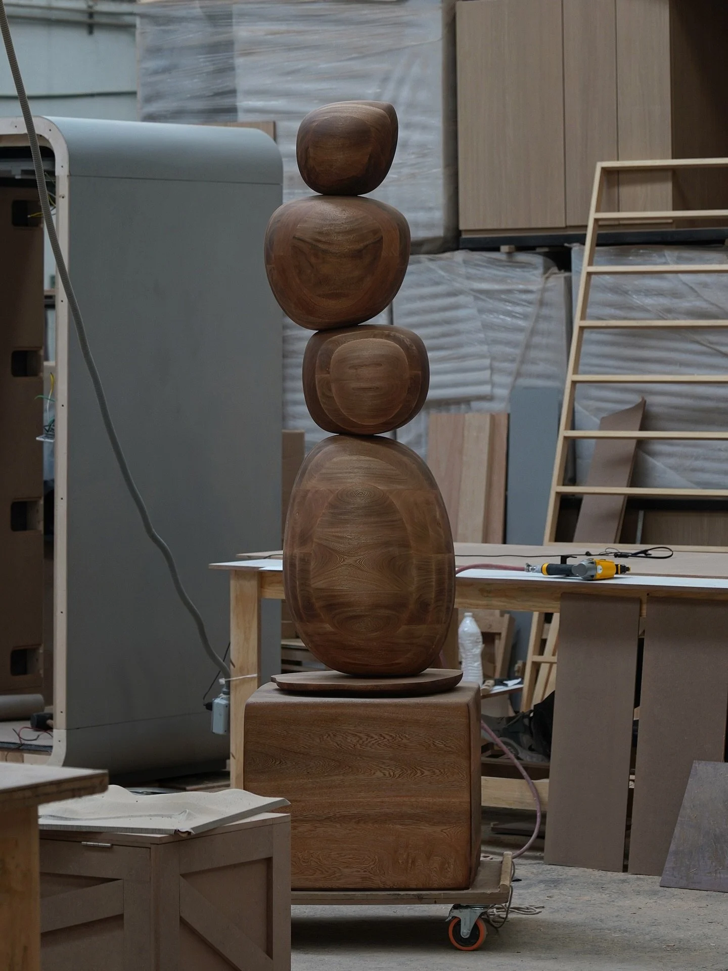 Sculptures that feels like a deep breath

#sculpture #materialexploration #wabisabi #handcrafted #artfurniture #nonofurniture