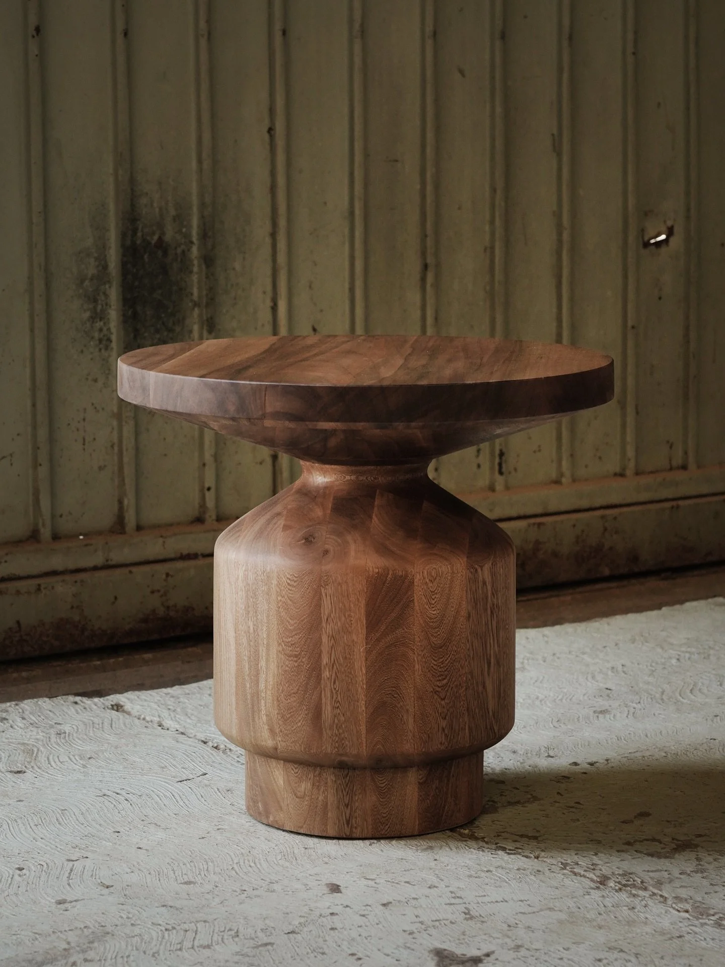 Silent storytellers of space

#brutalistdesign #contemporaryfurniture #designinspiration #art #studioart #joelescalonastudio